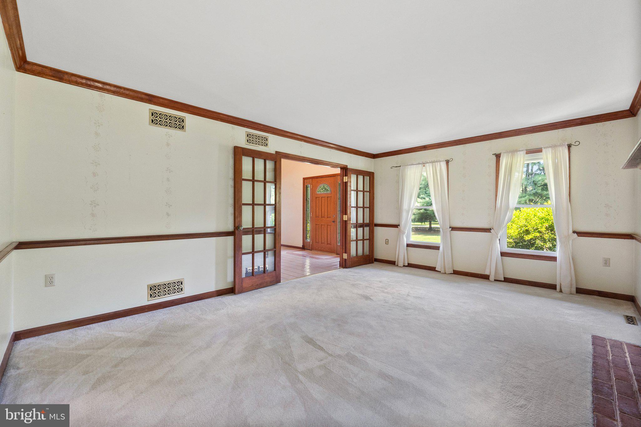 OAK TREE EAST - Residential