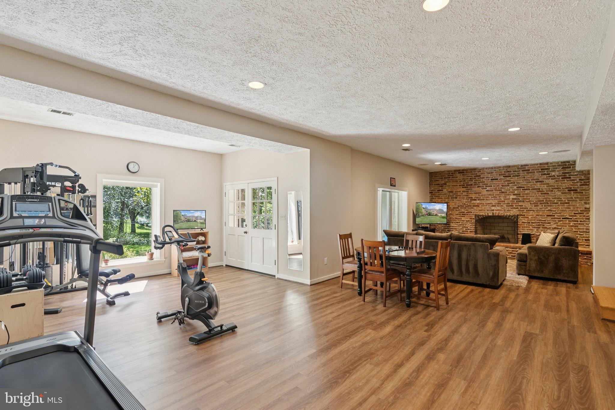 POTOMAC VILLAGE - Residential