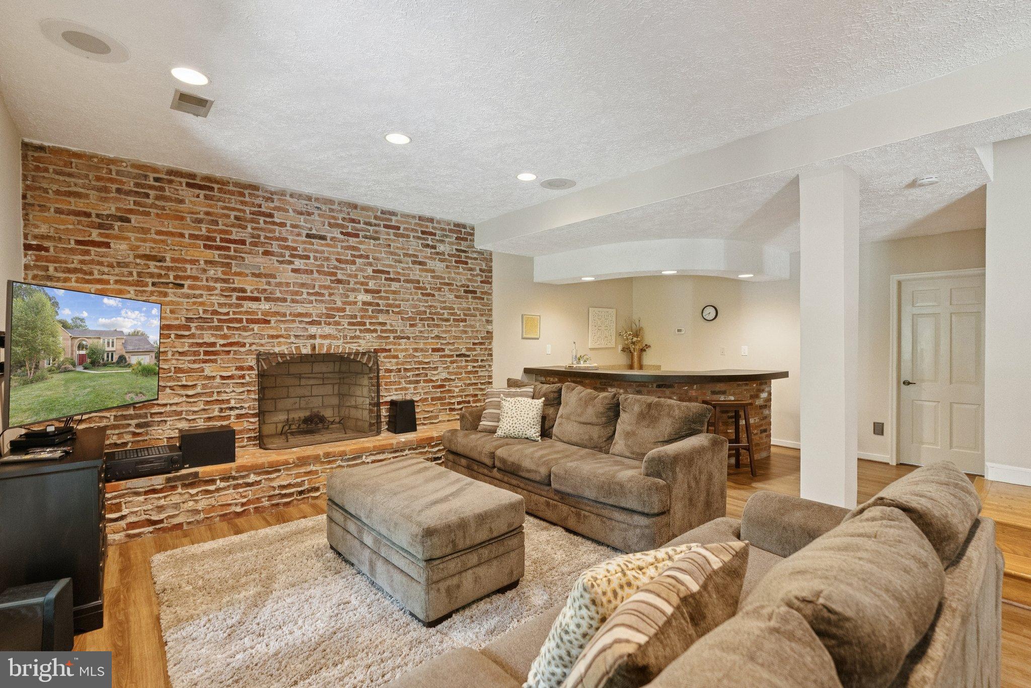 POTOMAC VILLAGE - Residential