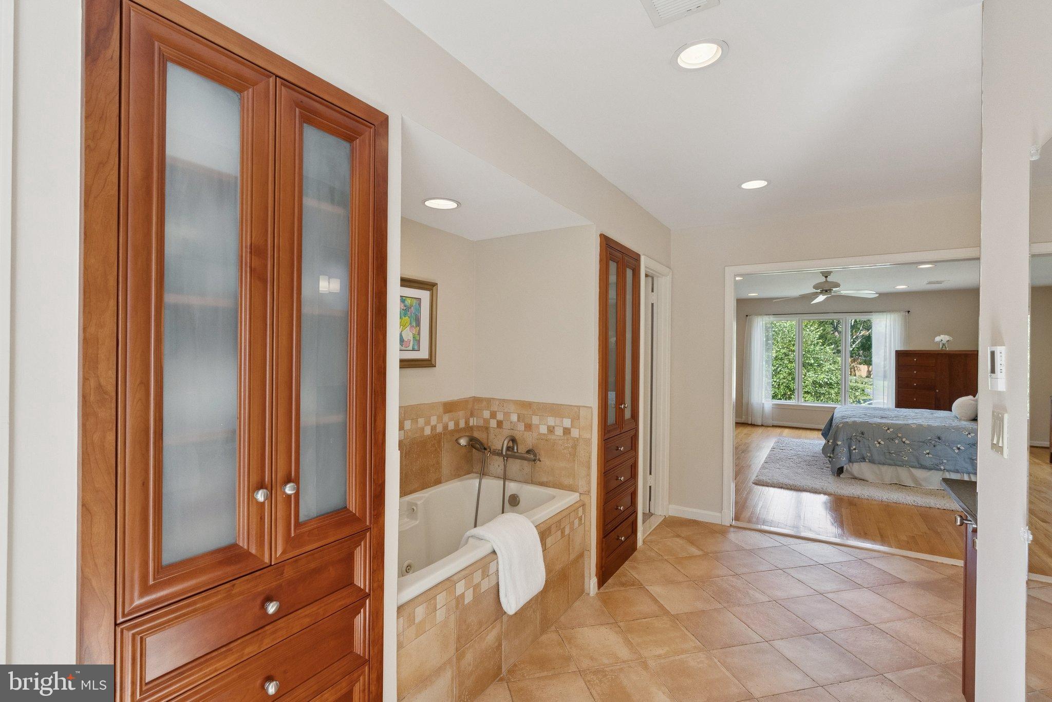 POTOMAC VILLAGE - Residential