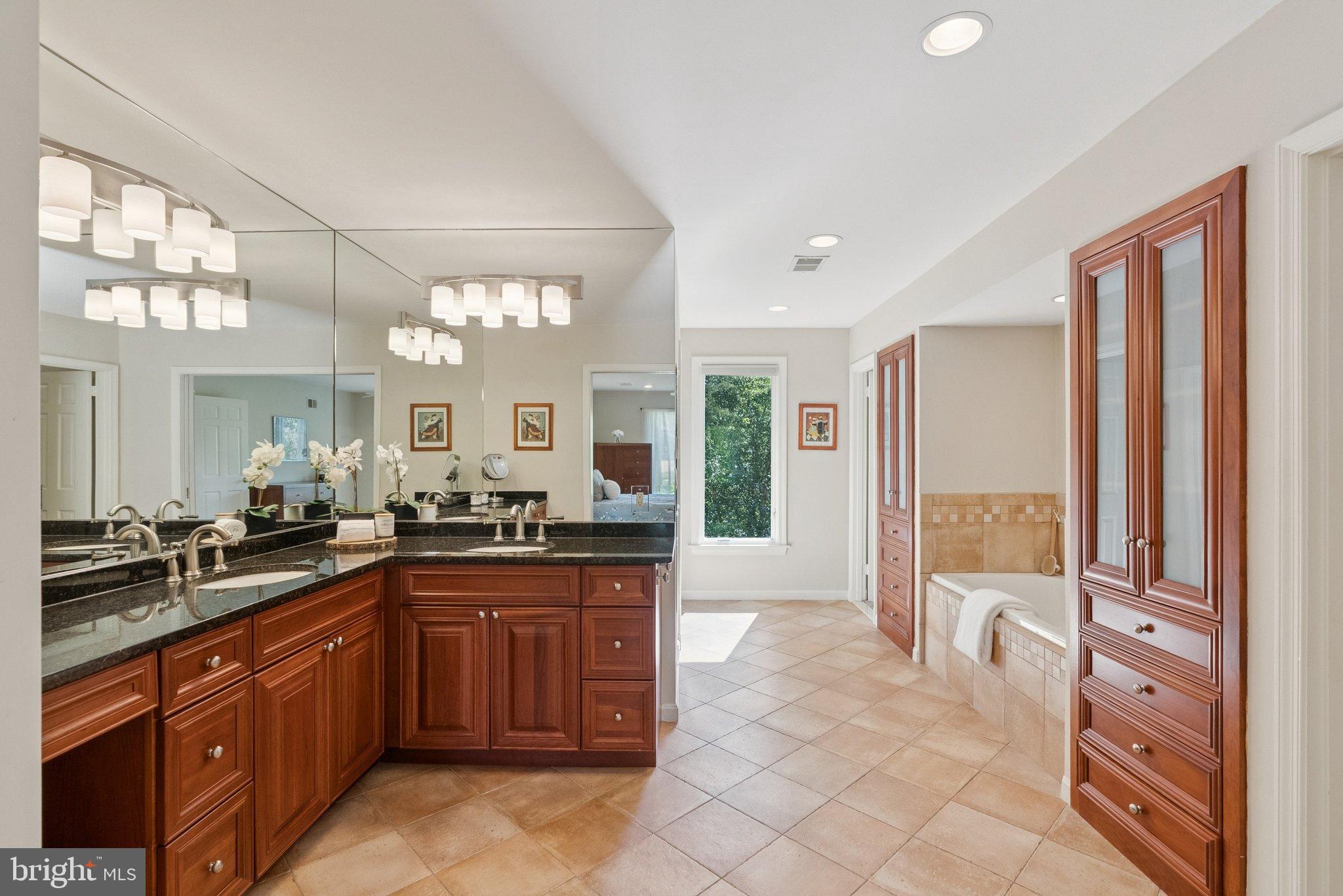 POTOMAC VILLAGE - Residential