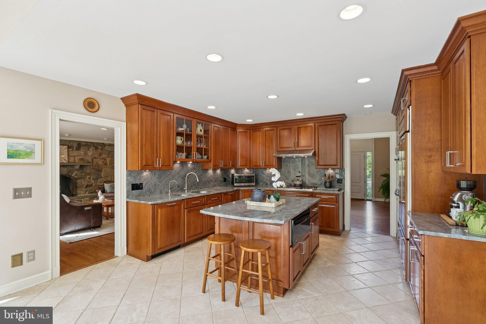 POTOMAC VILLAGE - Residential