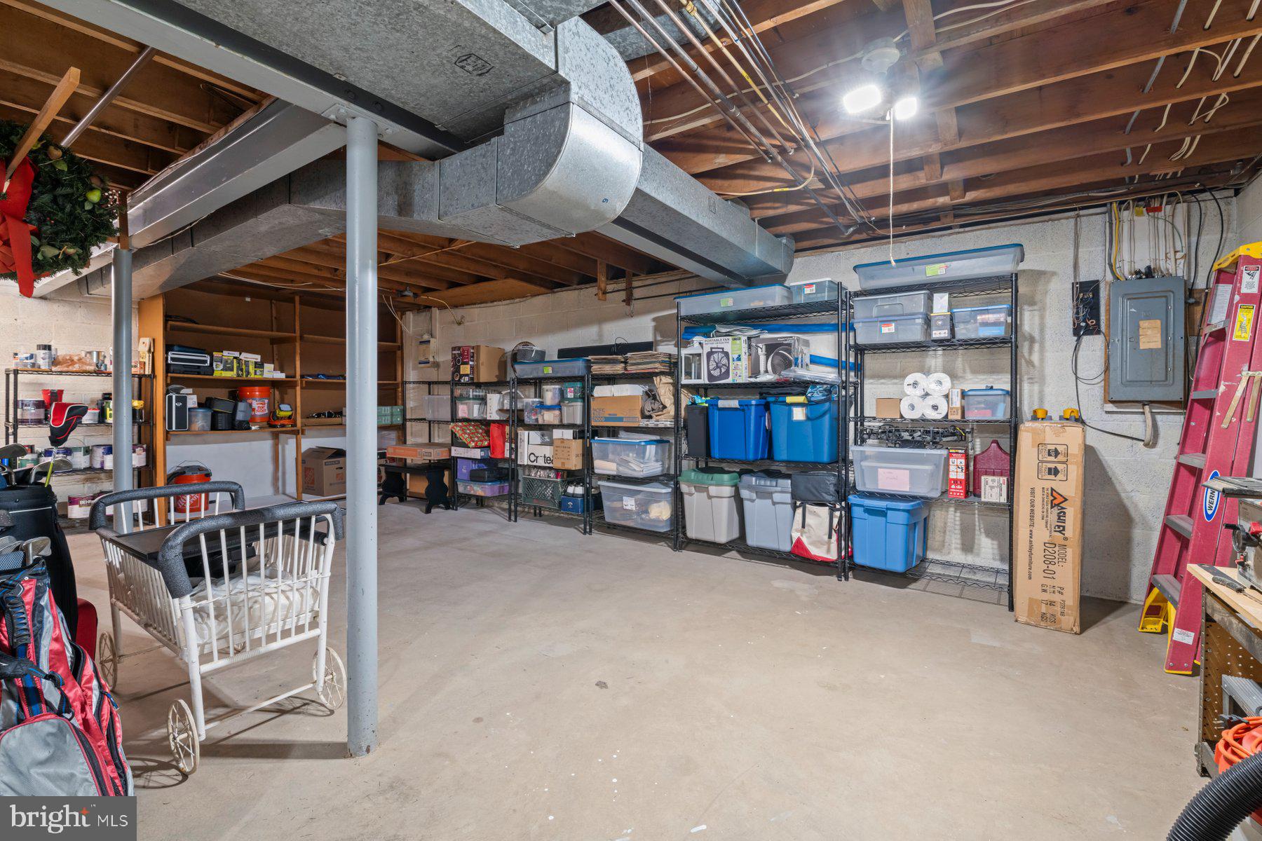 BEL PRE WOODS - Residential