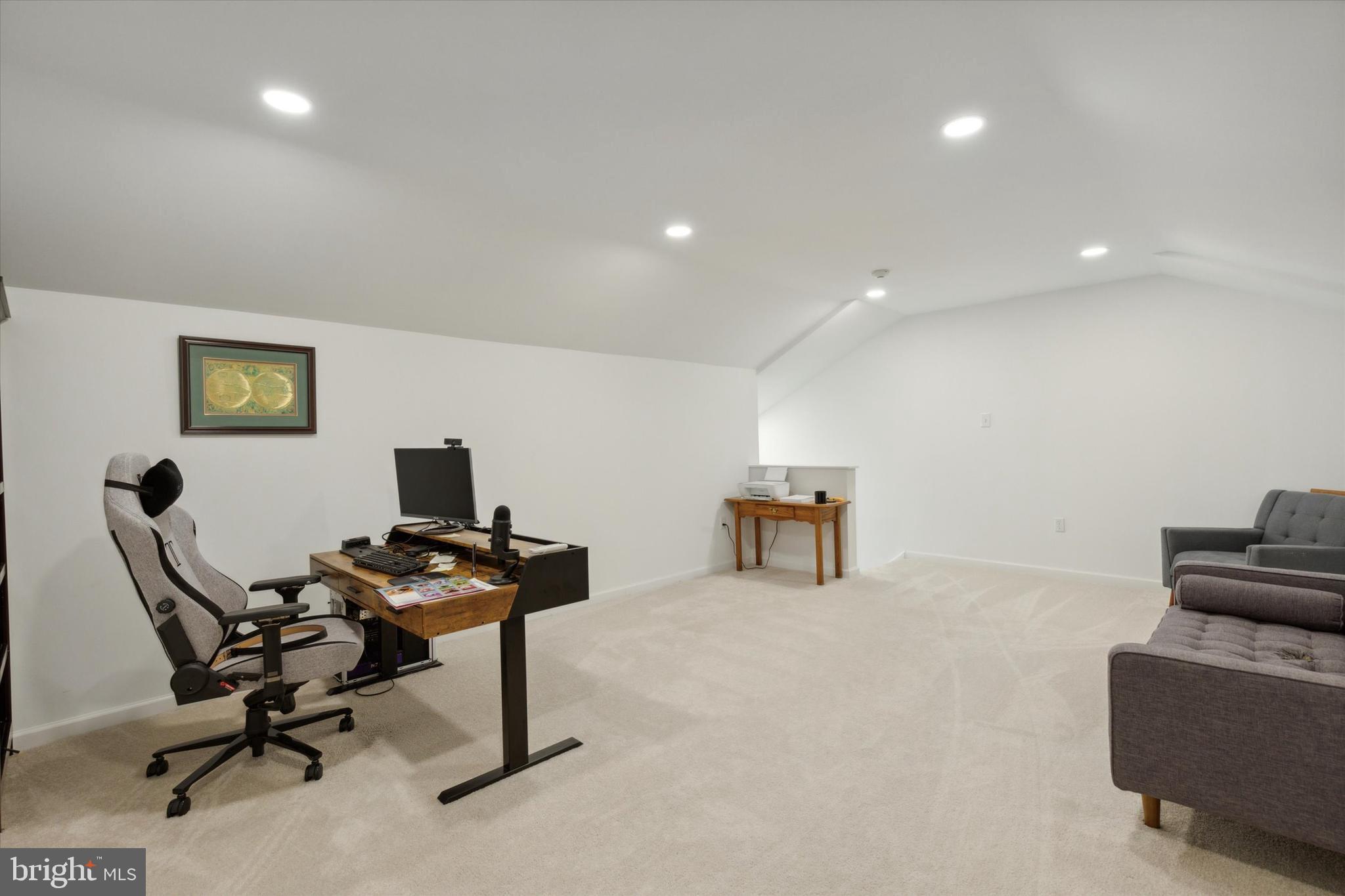 CARILLON HILL - Residential