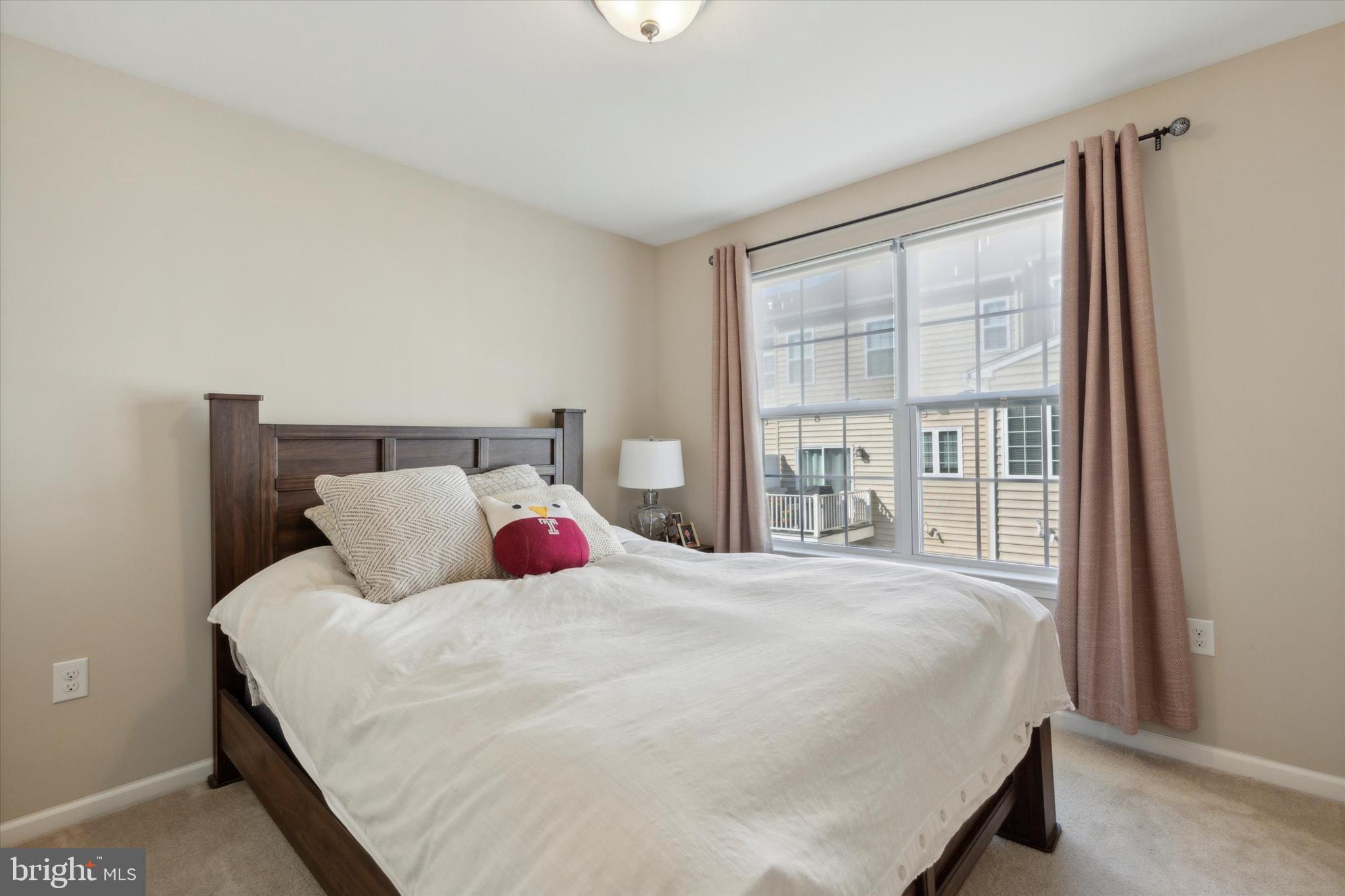 CARILLON HILL - Residential