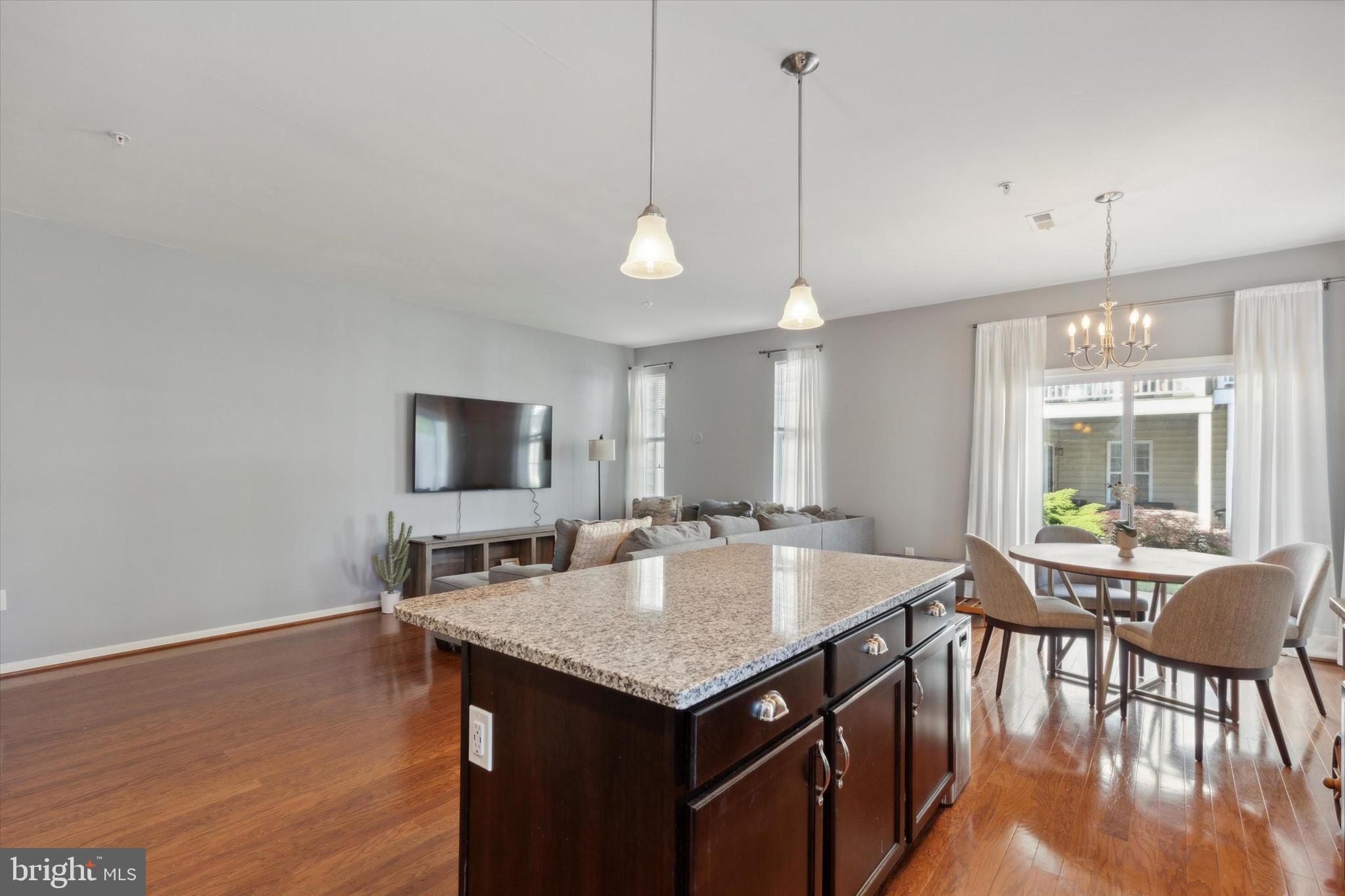 CARILLON HILL - Residential