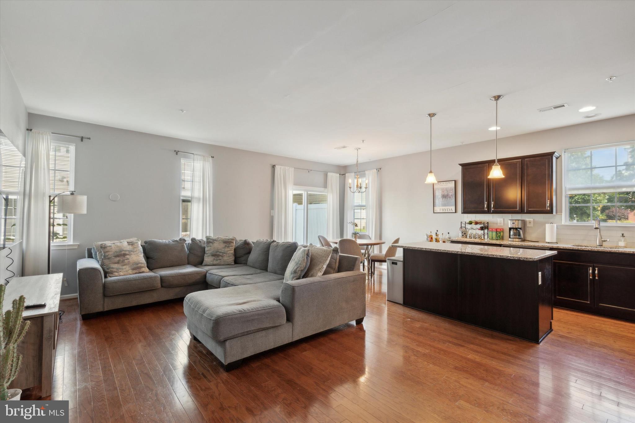 CARILLON HILL - Residential