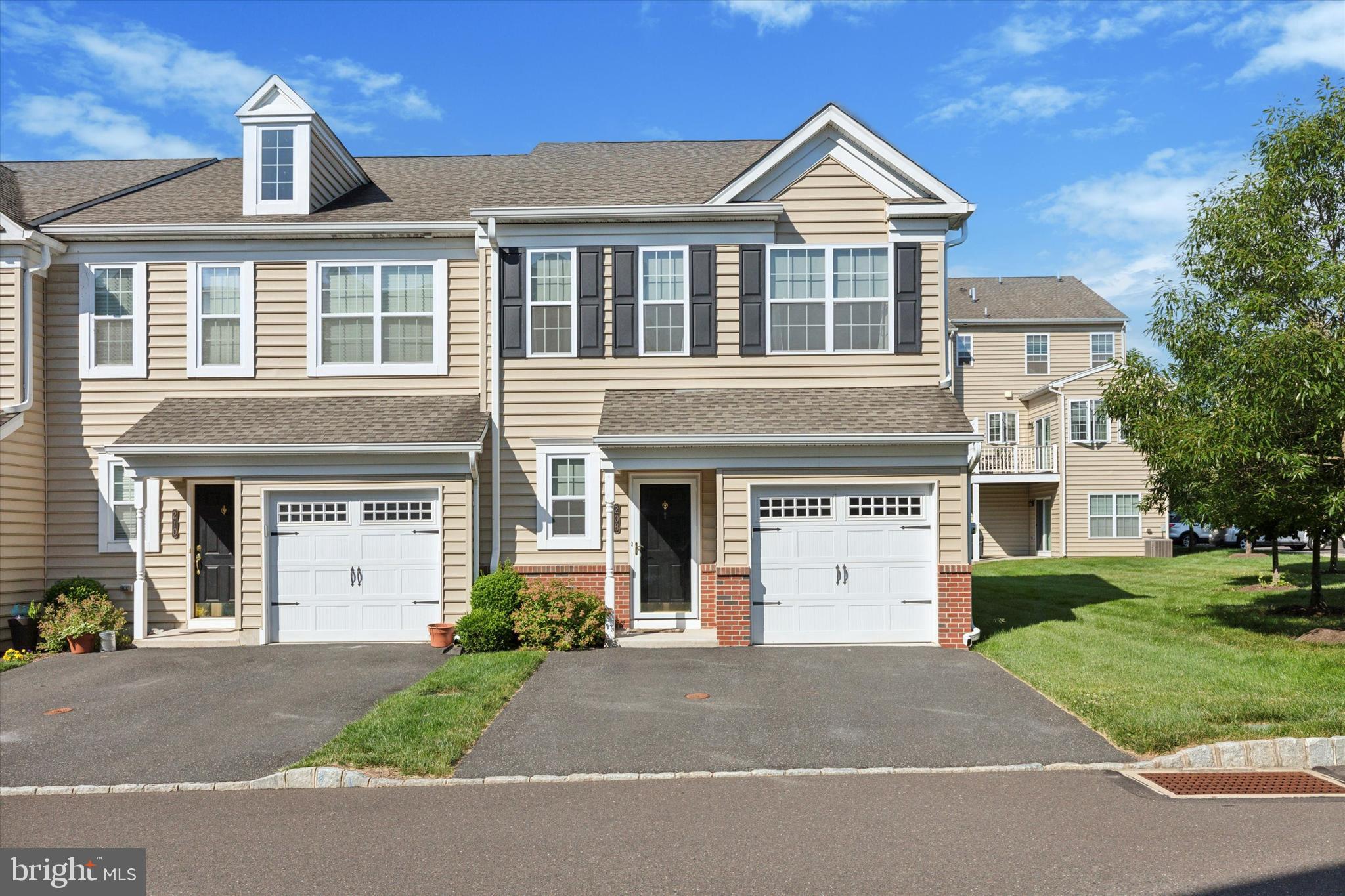 CARILLON HILL - Residential