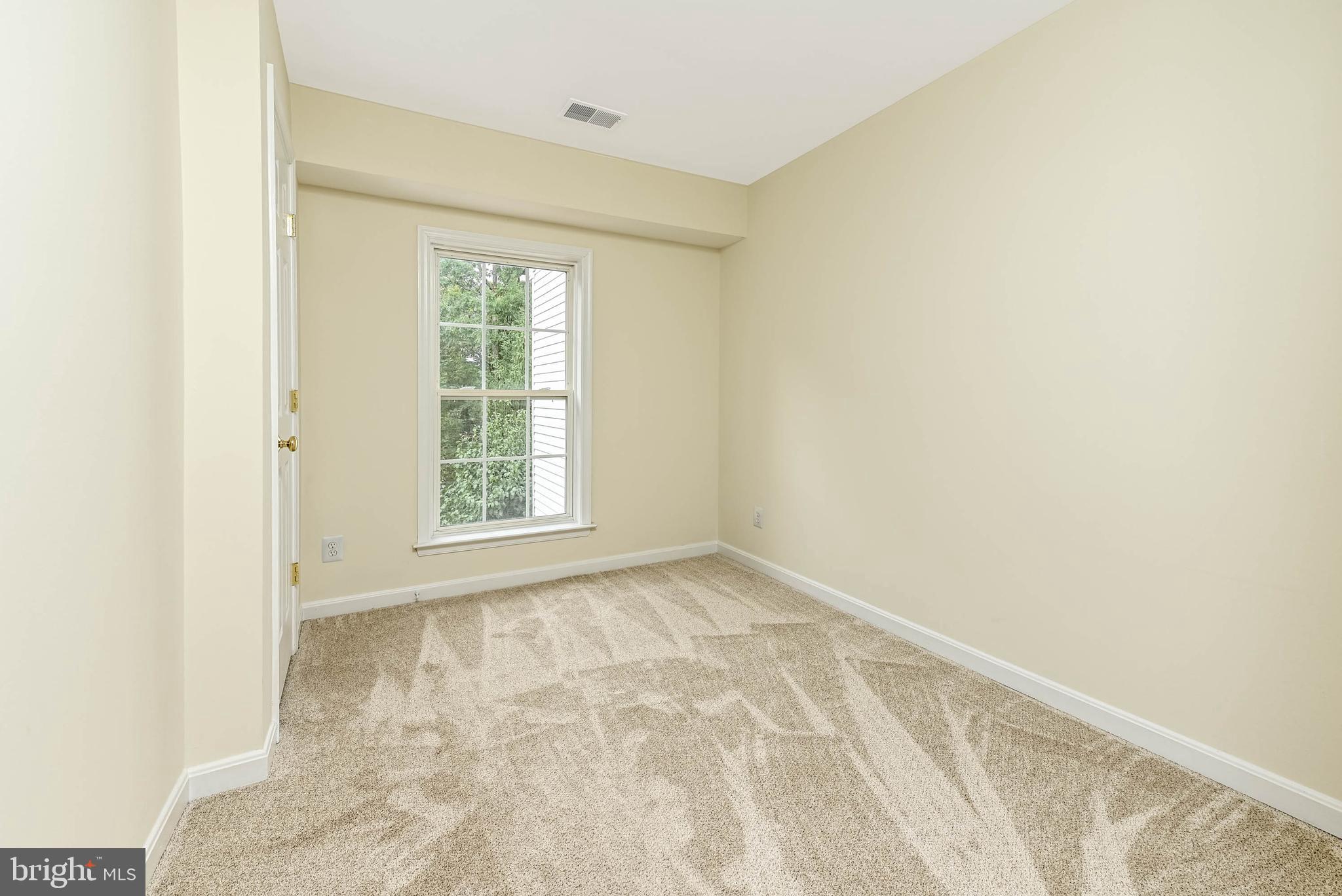 TALL OAKS - Residential