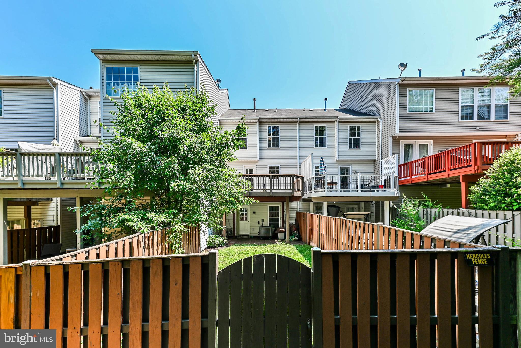 TALL OAKS - Residential