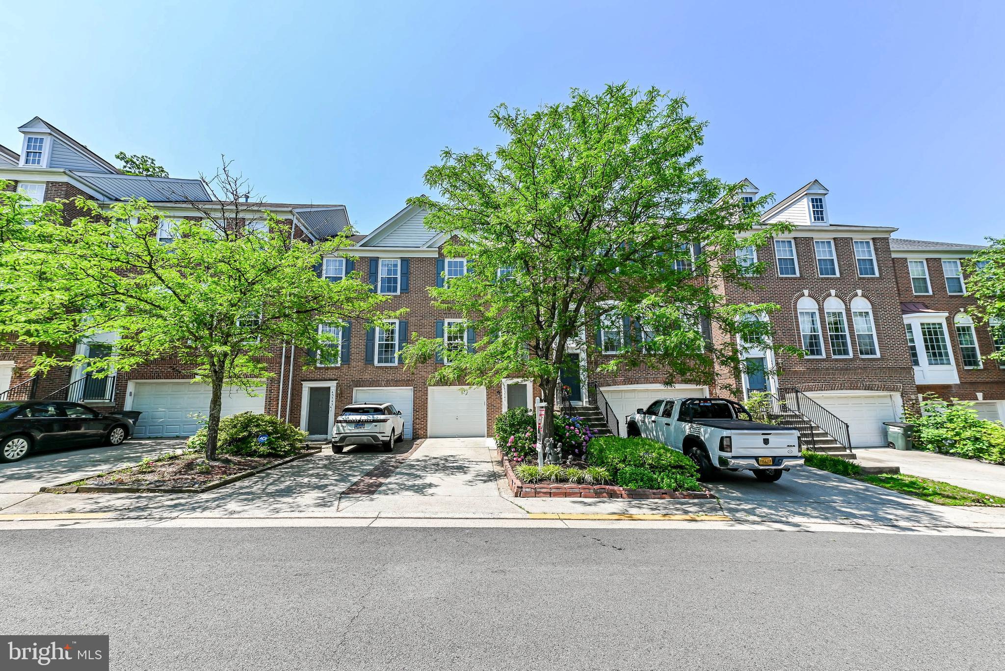 TALL OAKS - Residential