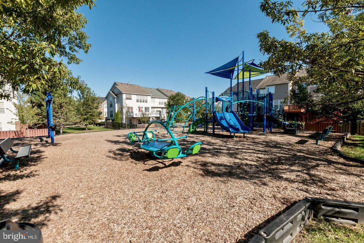 TALL OAKS - Residential