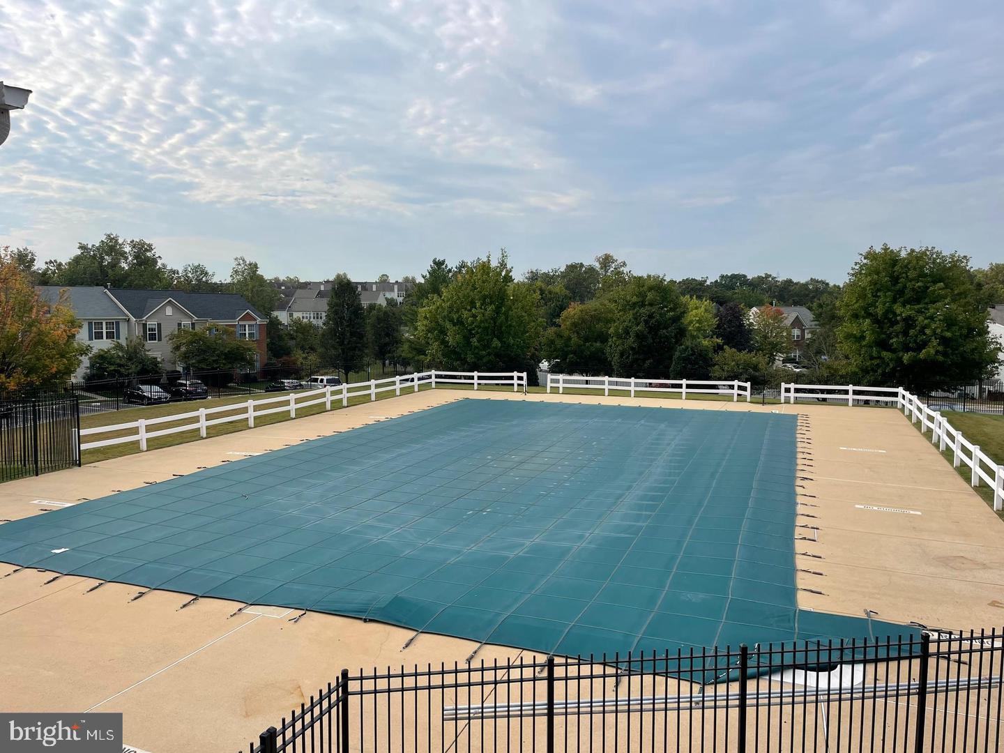 TALL OAKS - Residential