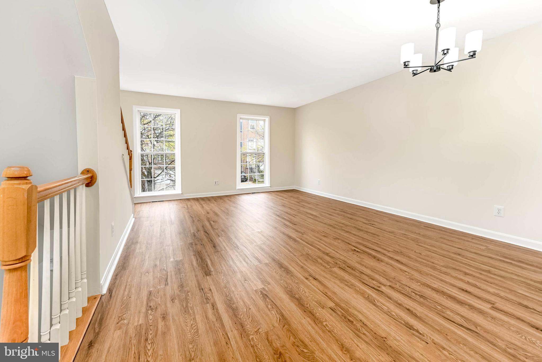 TALL OAKS - Residential