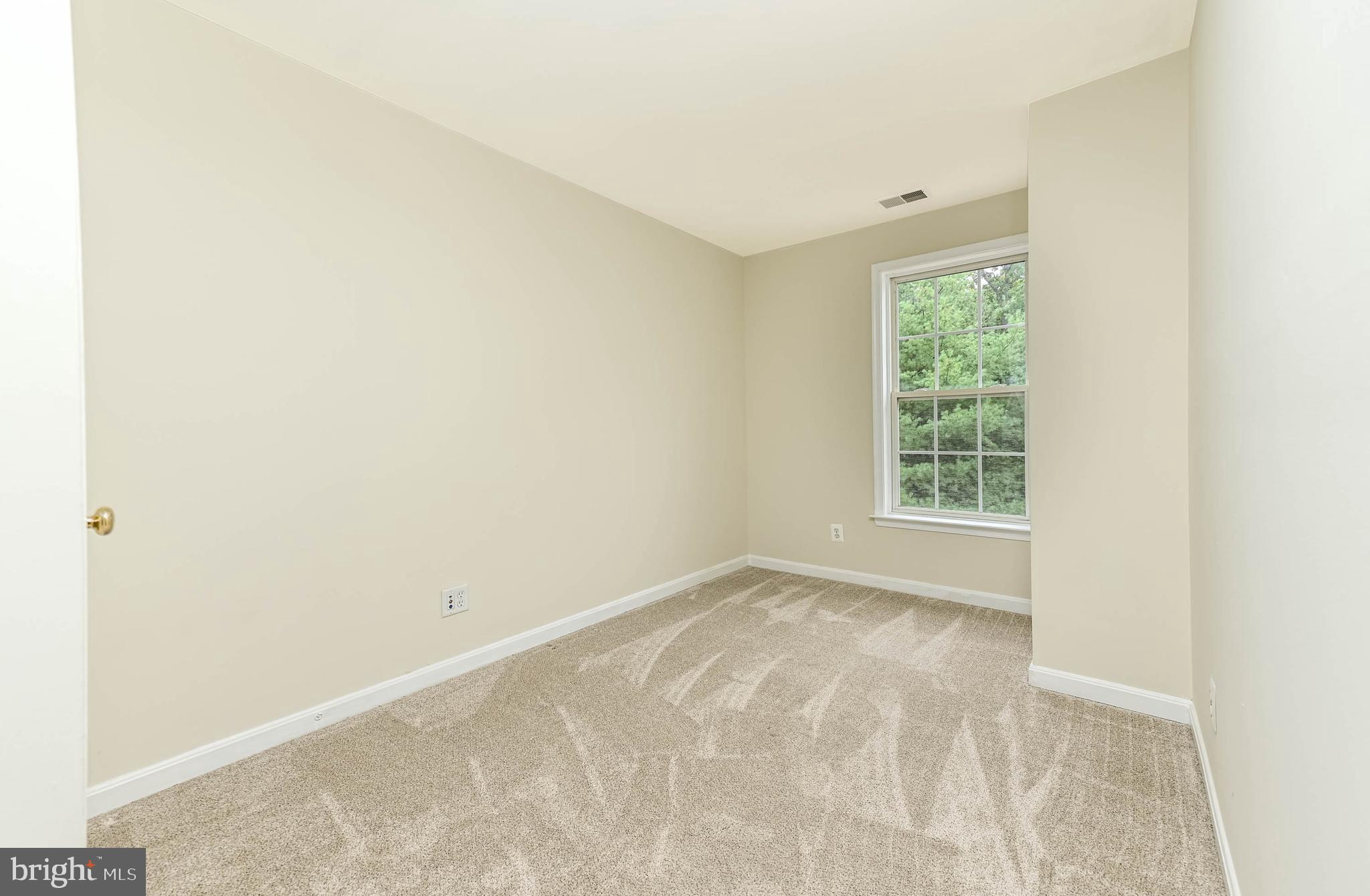 TALL OAKS - Residential