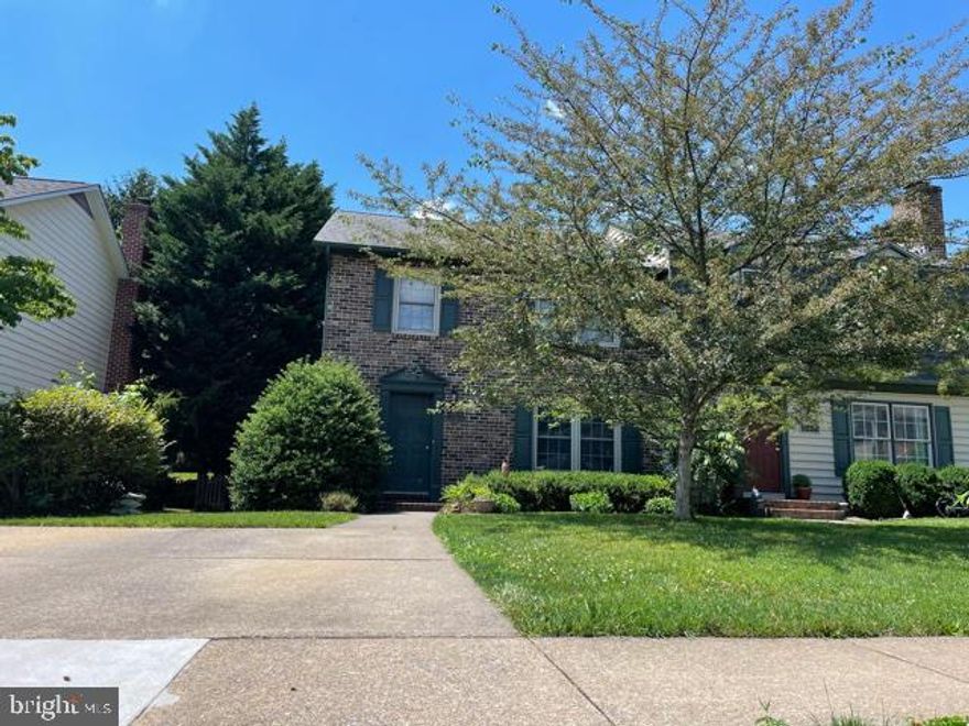 Well maintained end-unit, two level townhome in Orchard Hill. Close proximity to highways, shops and restaurants. Pictures coming soon!