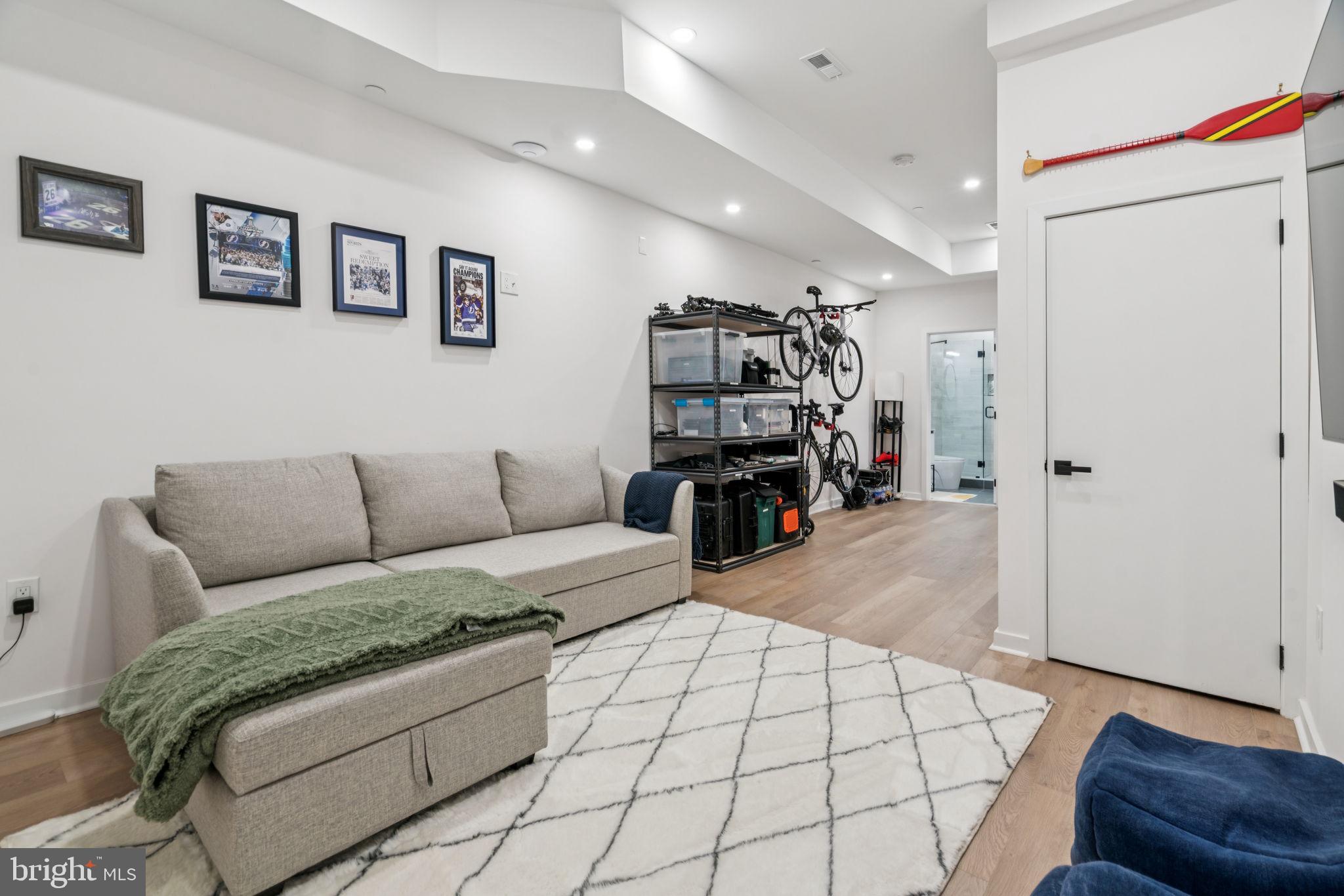 OLDE KENSINGTON - Residential