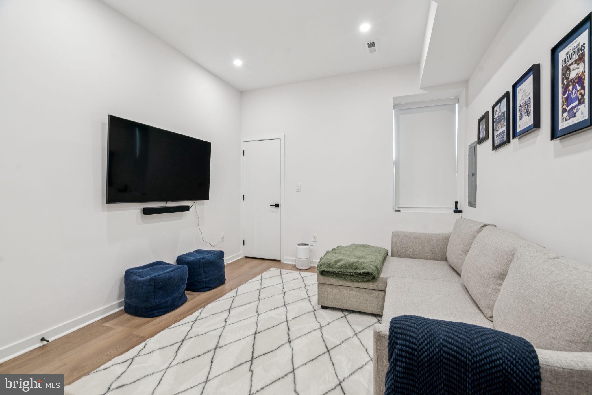 OLDE KENSINGTON - Residential