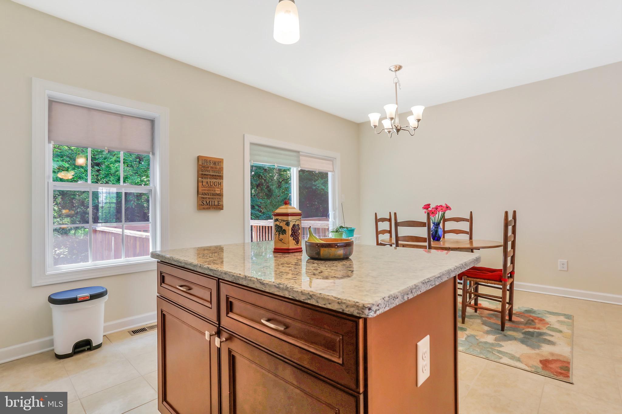 COLONIAL HILLS - Residential