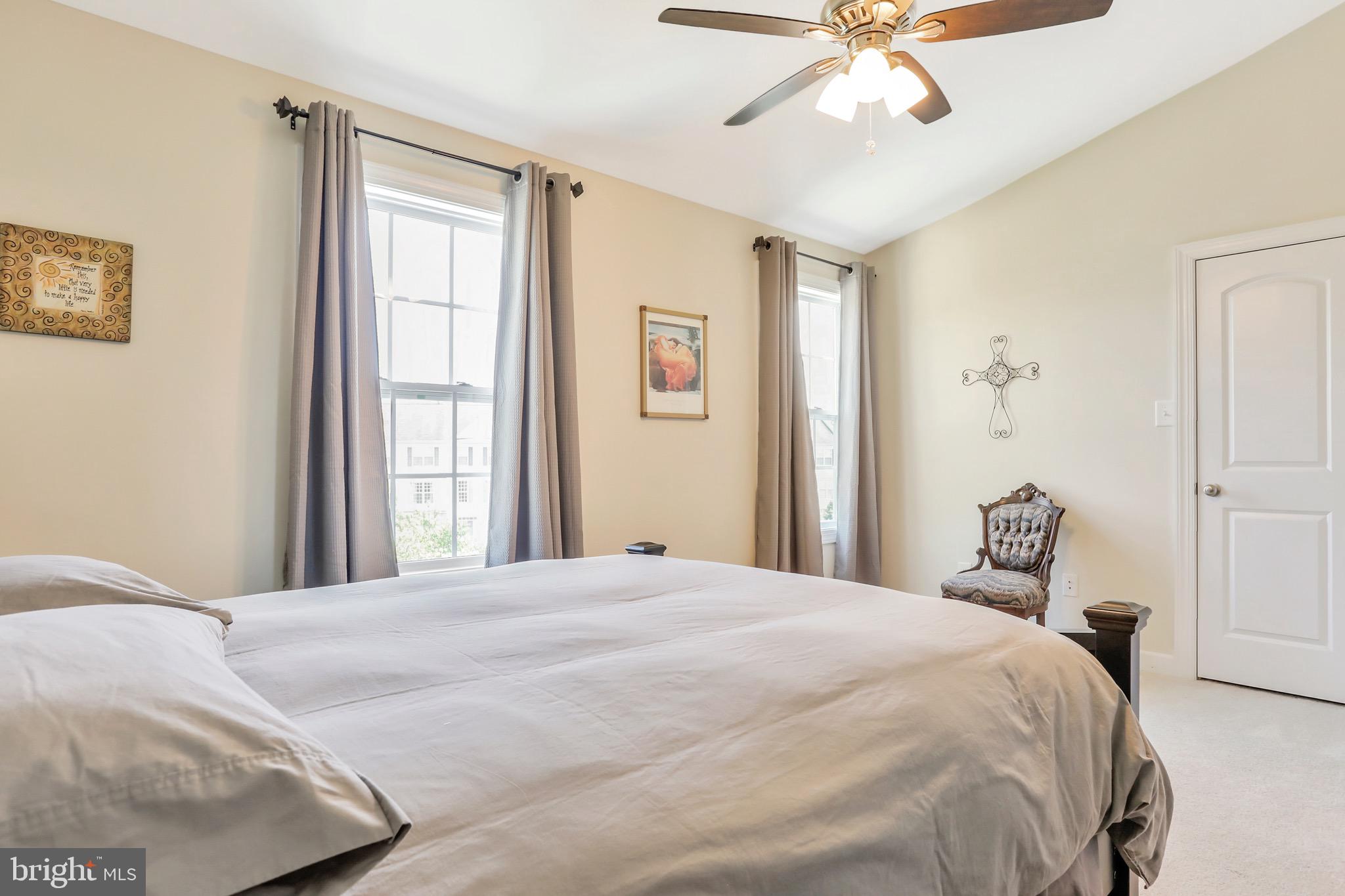 COLONIAL HILLS - Residential