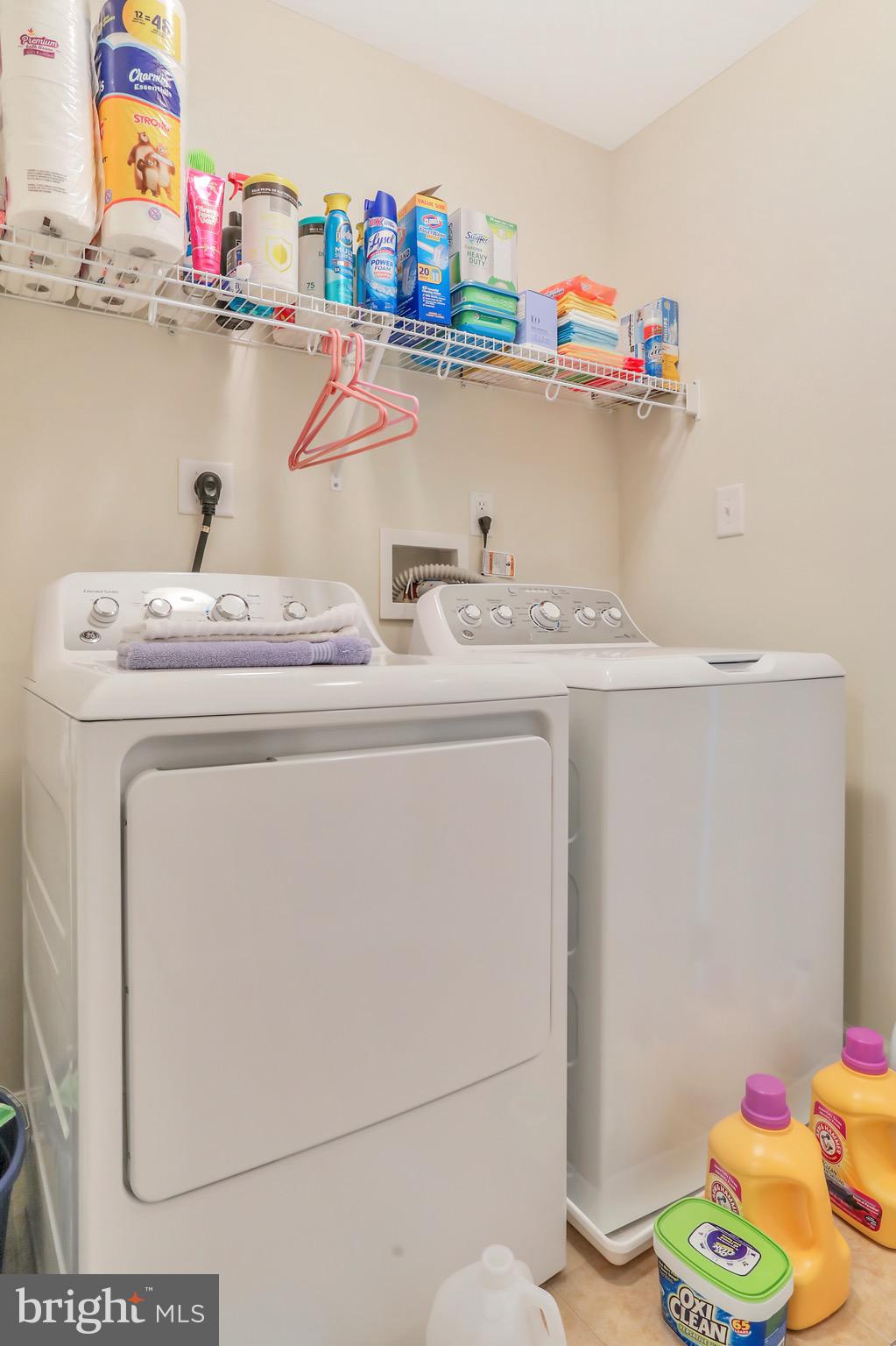 COLONIAL HILLS - Residential