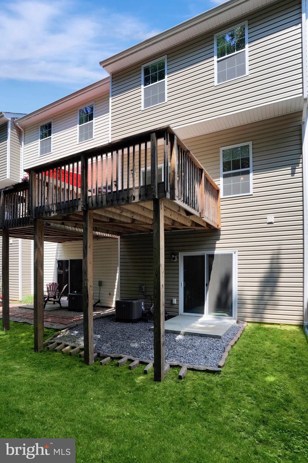 COLONIAL HILLS - Residential