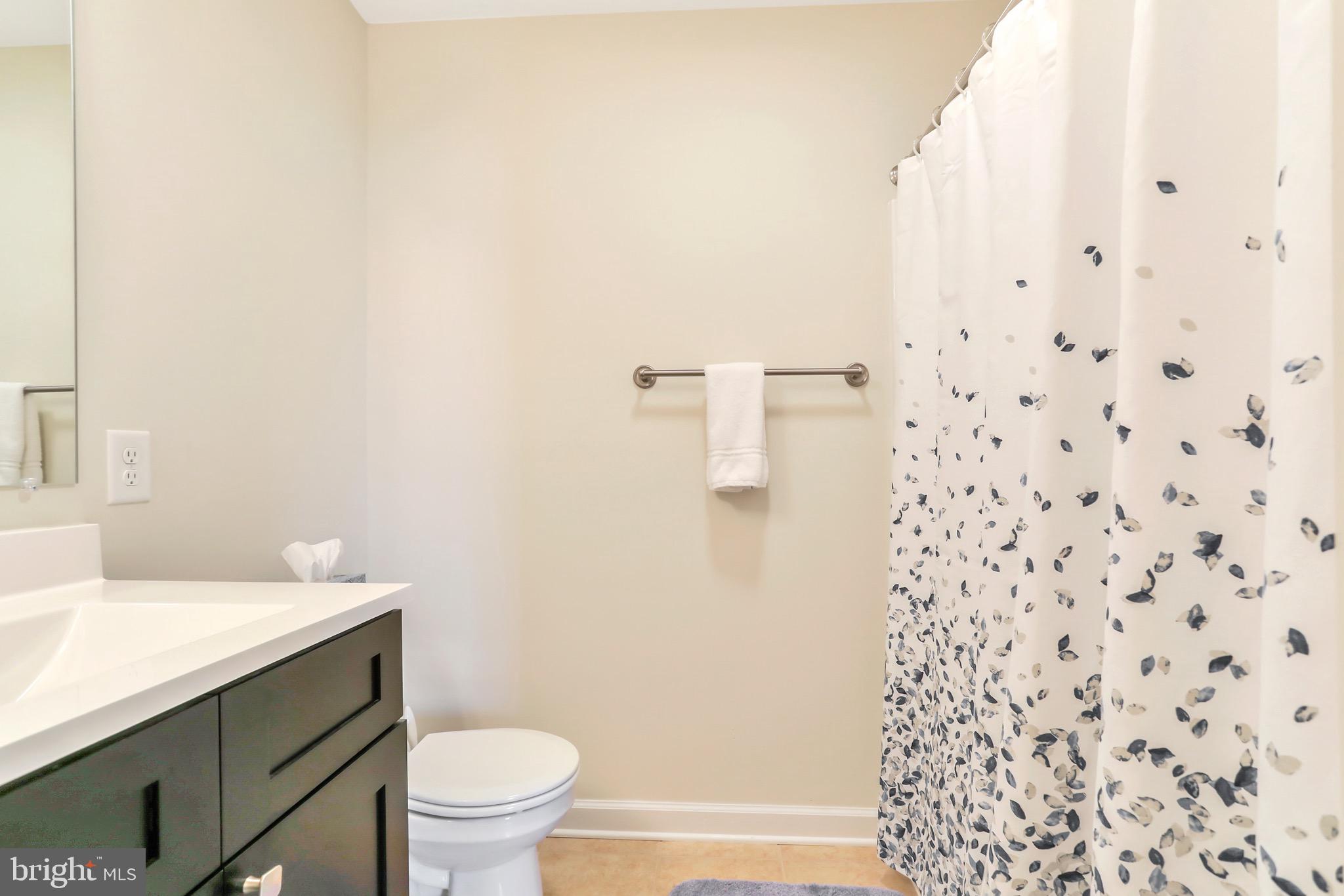 COLONIAL HILLS - Residential