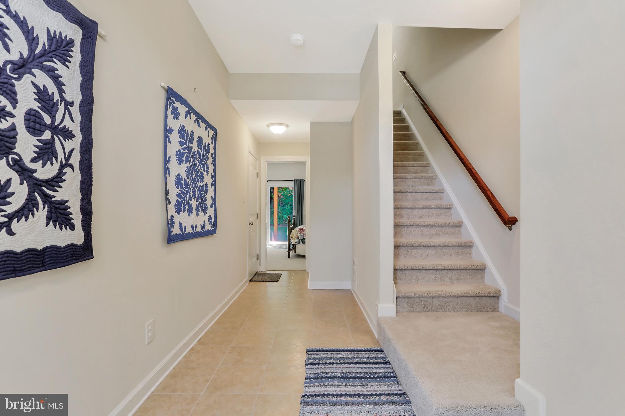 COLONIAL HILLS - Residential