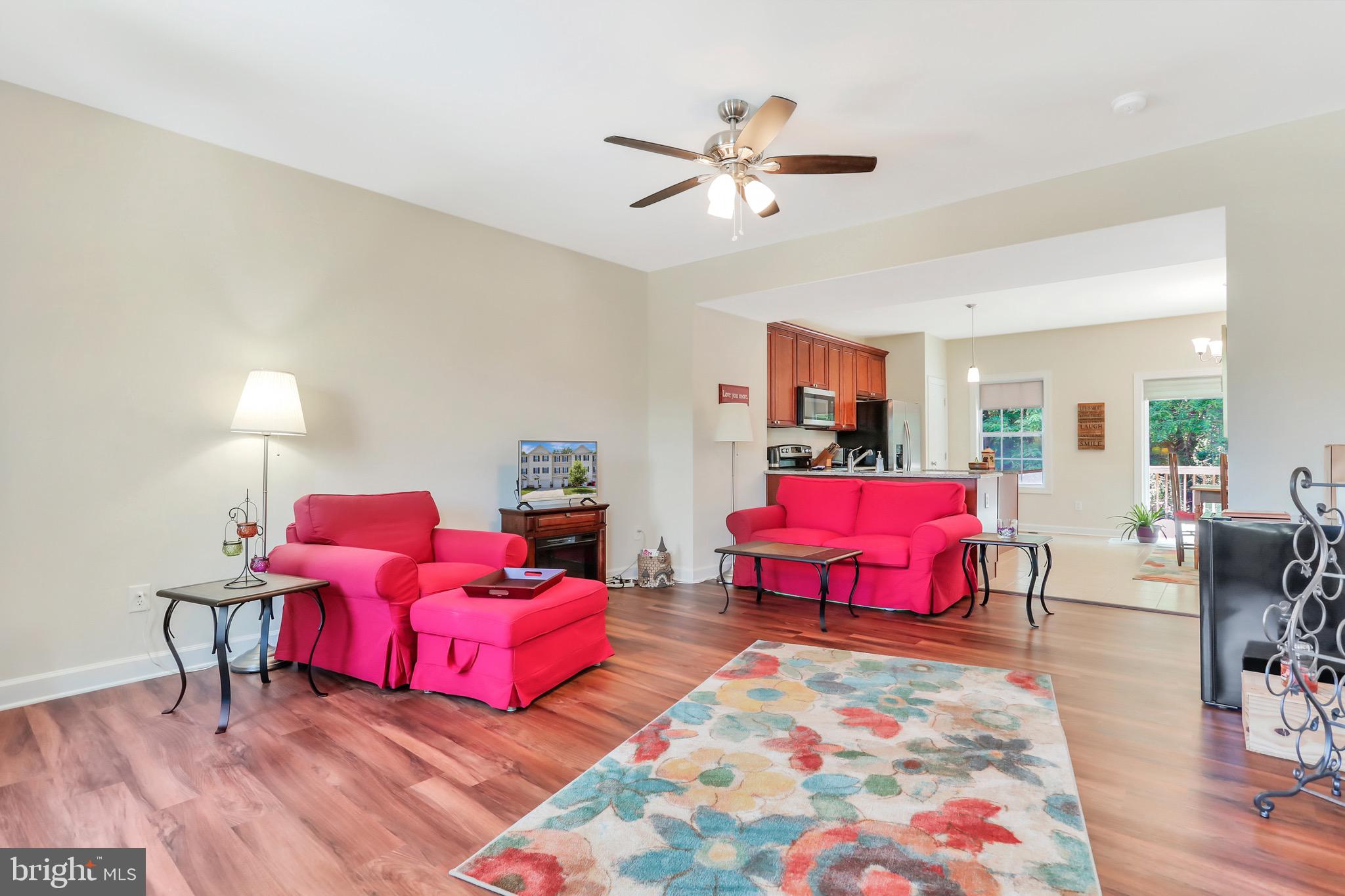 COLONIAL HILLS - Residential