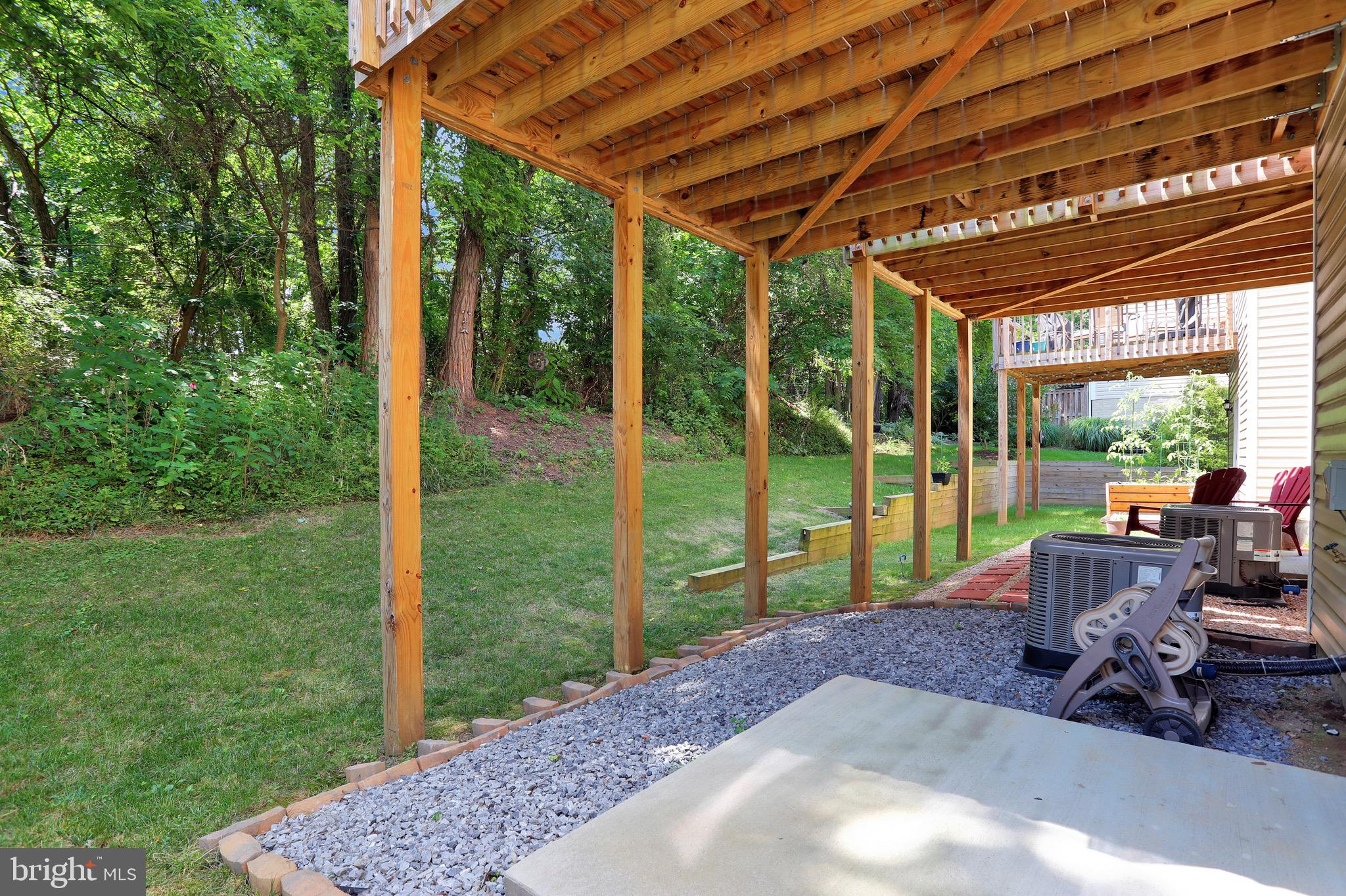 COLONIAL HILLS - Residential