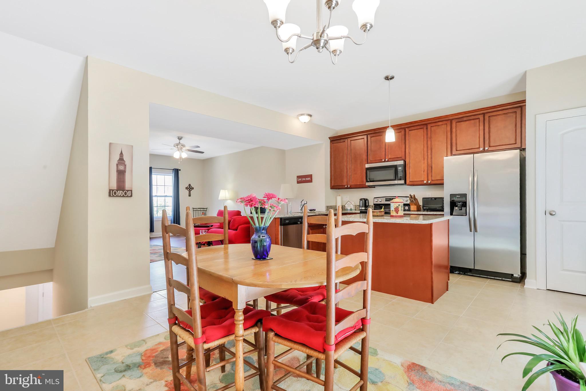 COLONIAL HILLS - Residential