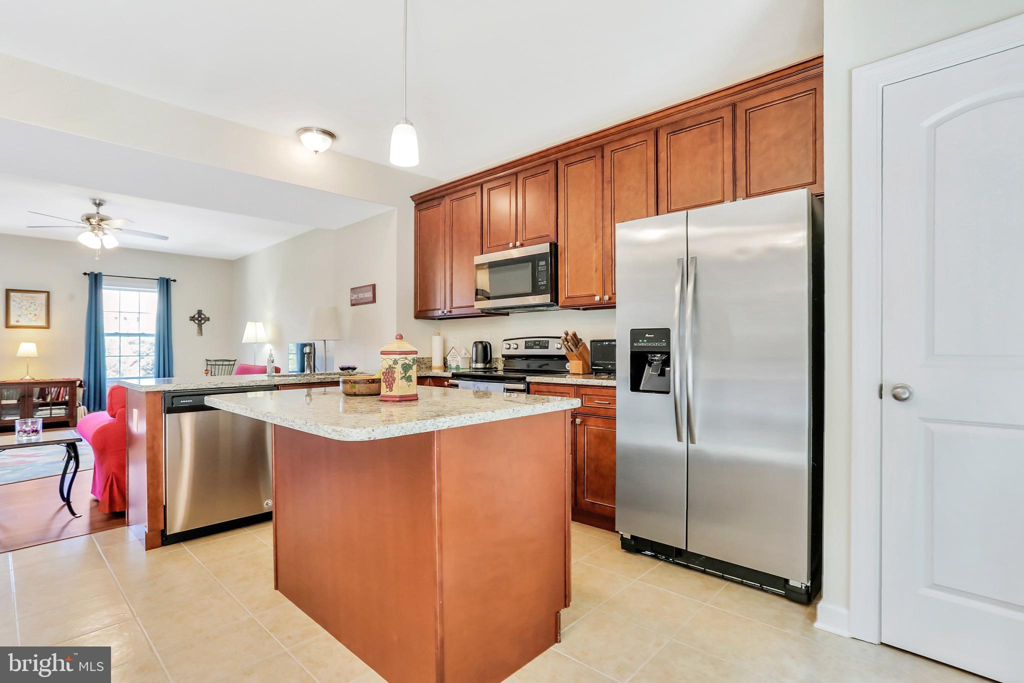 COLONIAL HILLS - Residential