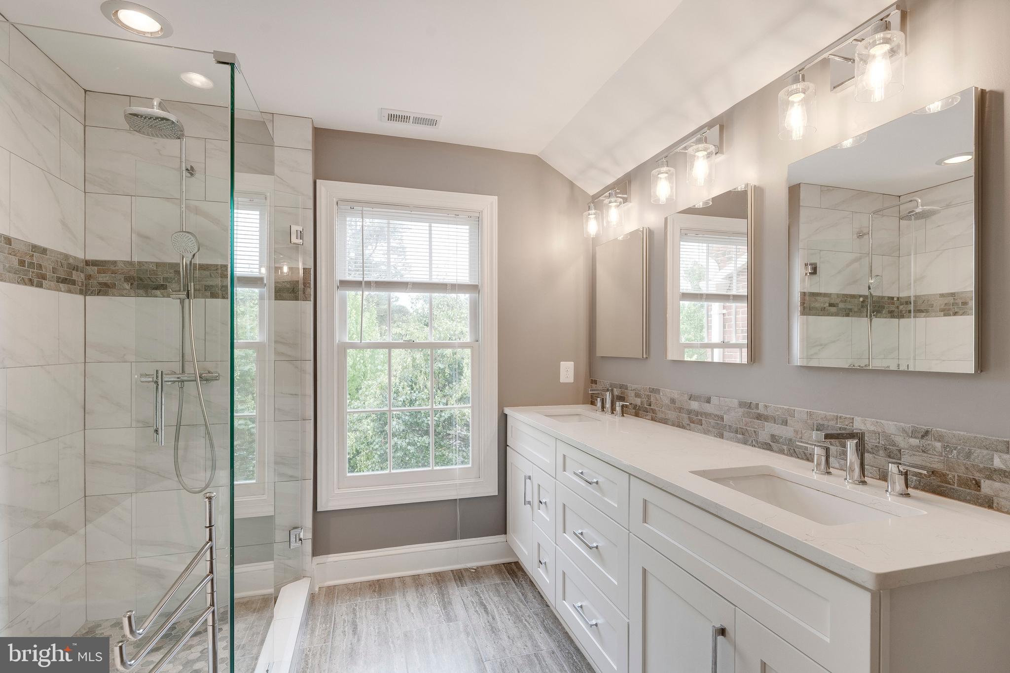 DECOVERLY ADVENTURE - Residential