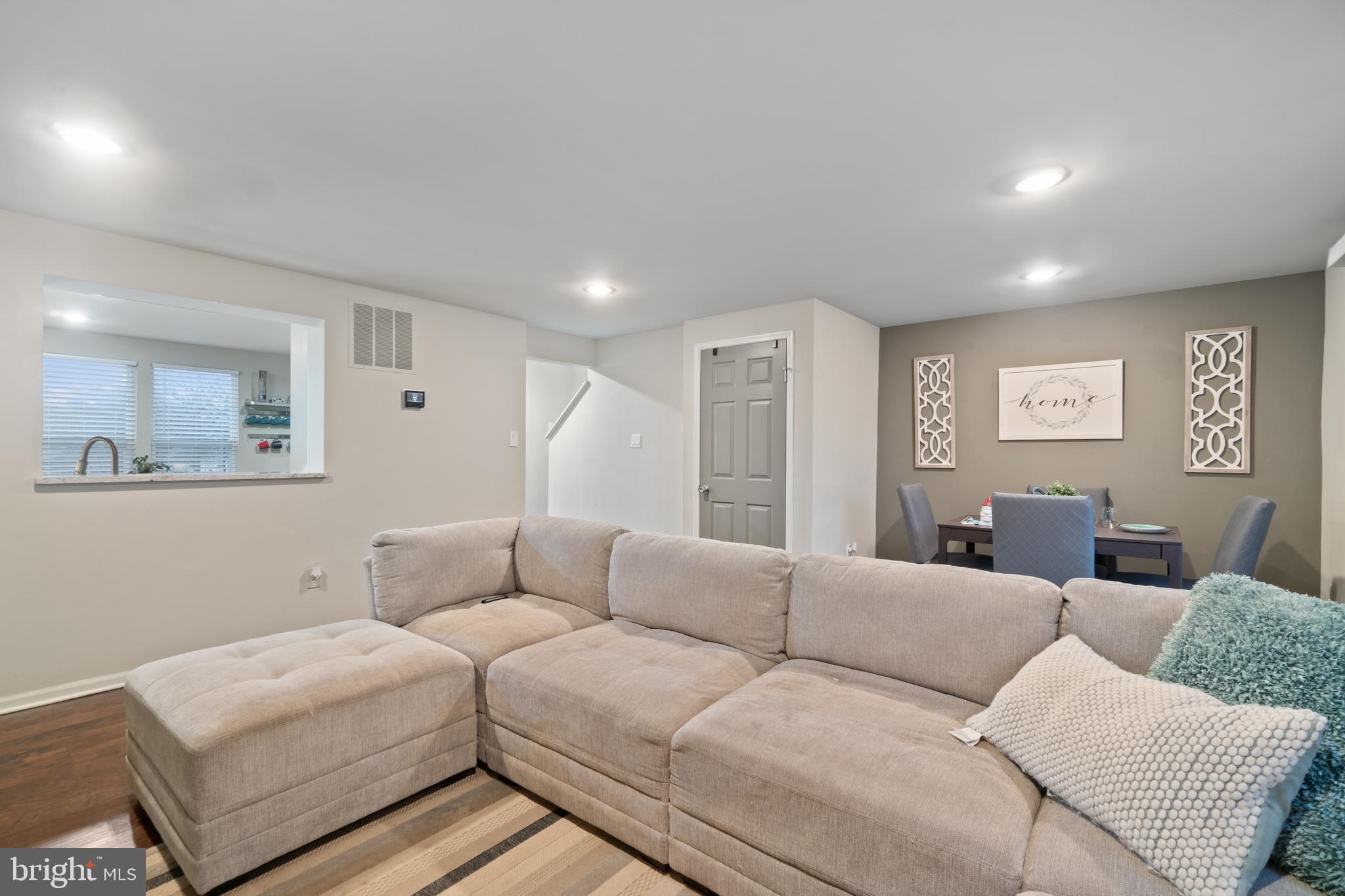 HOWARD HEIGHTS - Residential