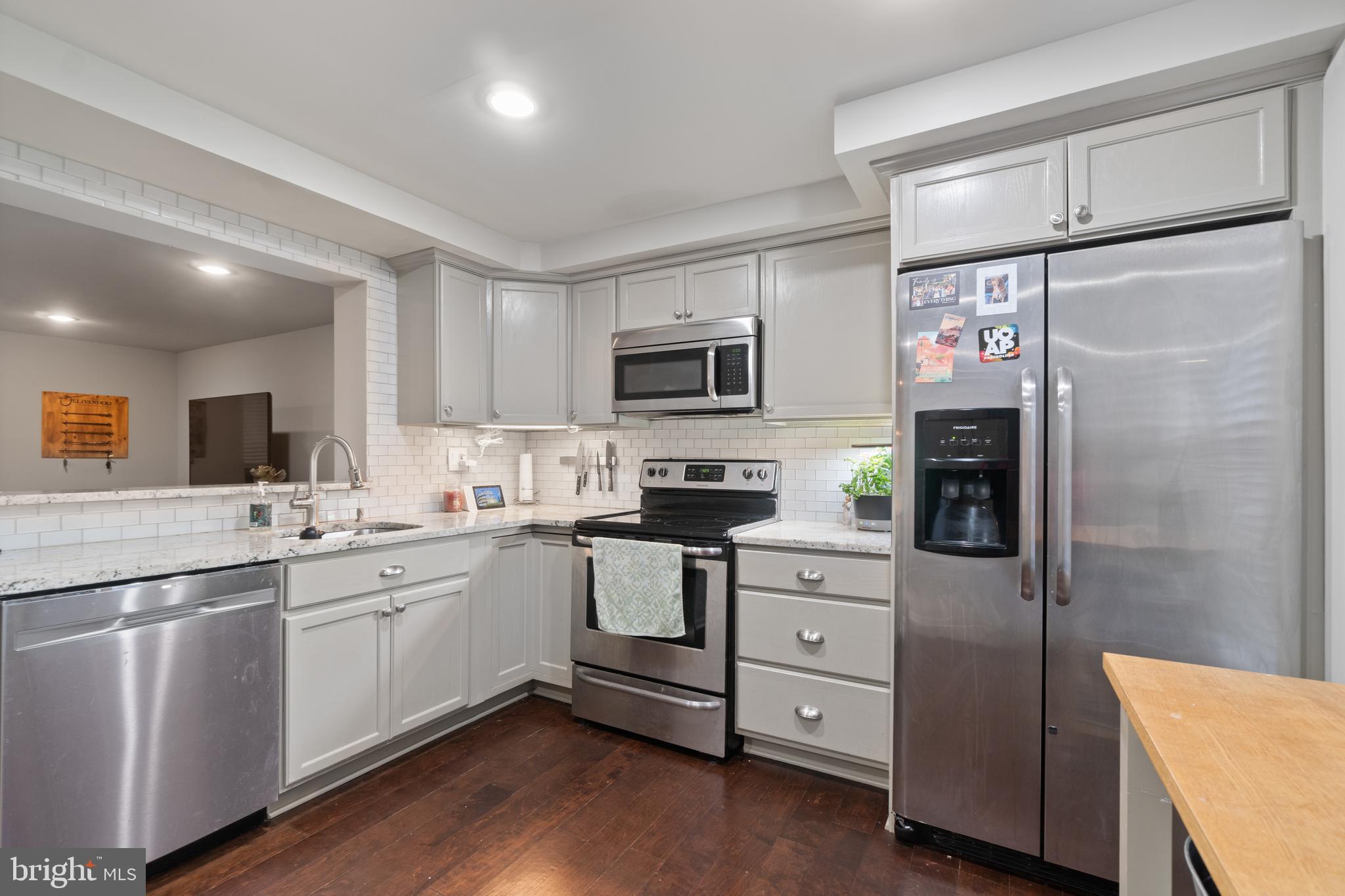 HOWARD HEIGHTS - Residential