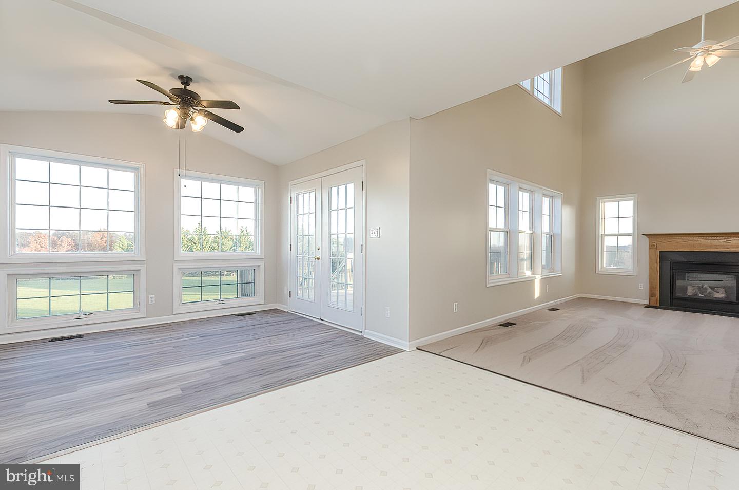 APPLE KNOLLS ESTATES - Residential