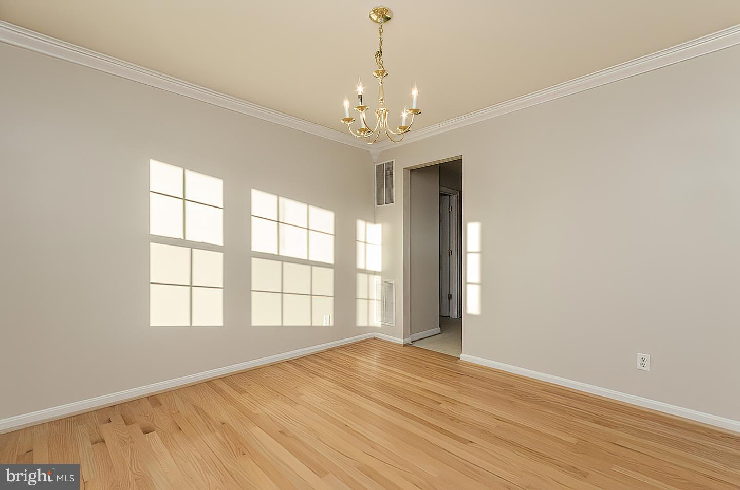 APPLE KNOLLS ESTATES - Residential