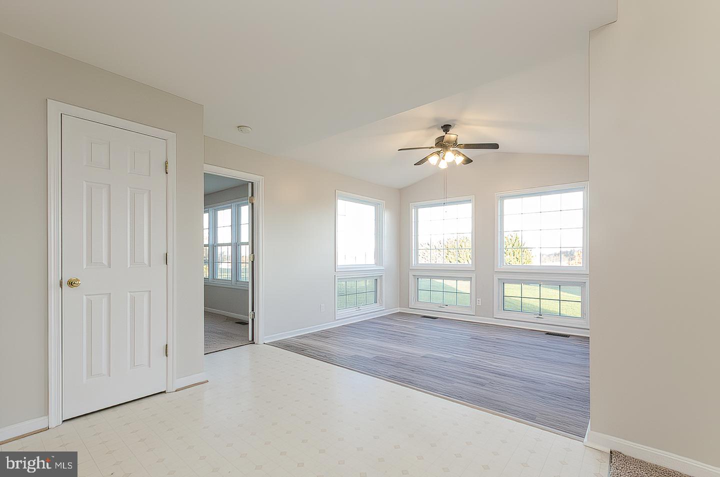 APPLE KNOLLS ESTATES - Residential