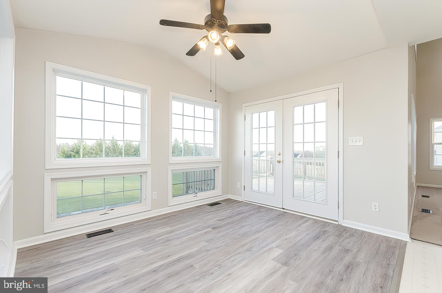 APPLE KNOLLS ESTATES - Residential