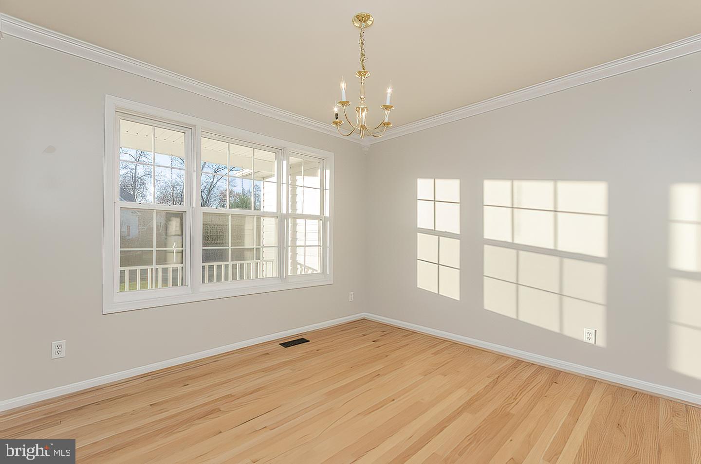 APPLE KNOLLS ESTATES - Residential