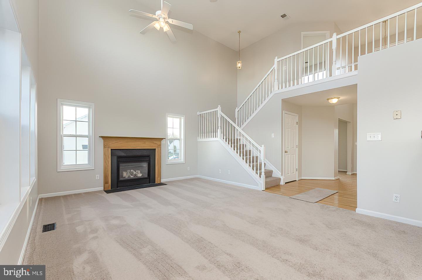 APPLE KNOLLS ESTATES - Residential