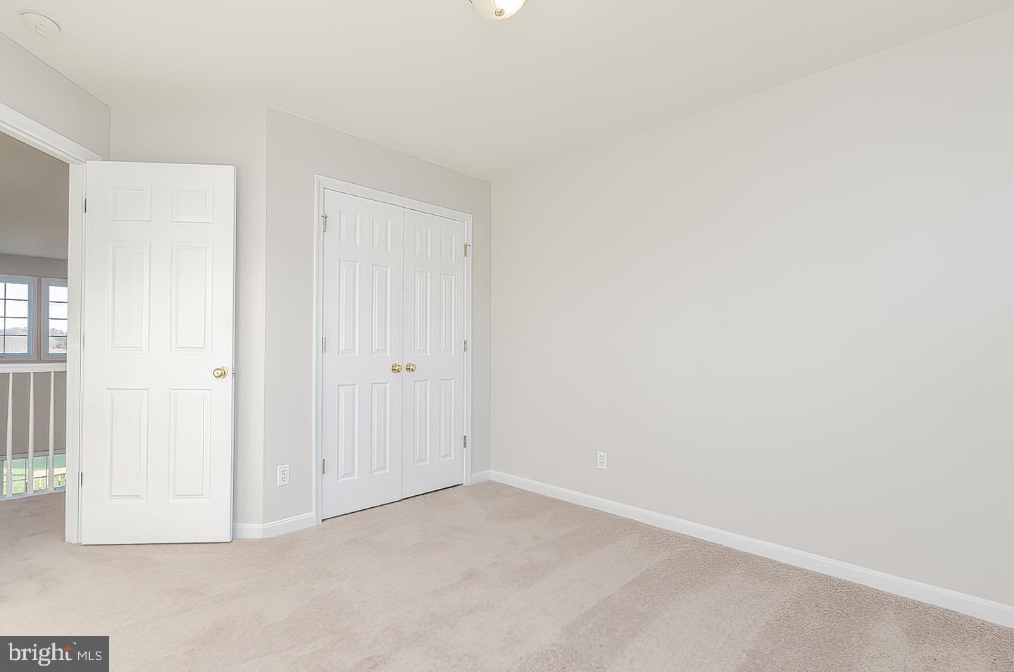 APPLE KNOLLS ESTATES - Residential