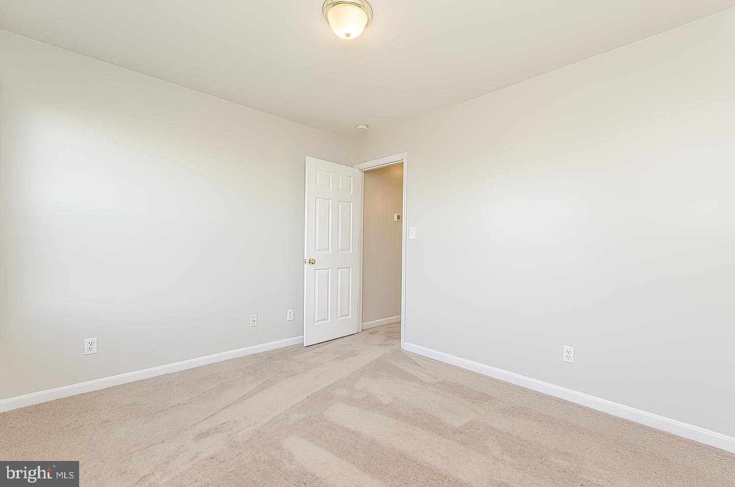 APPLE KNOLLS ESTATES - Residential