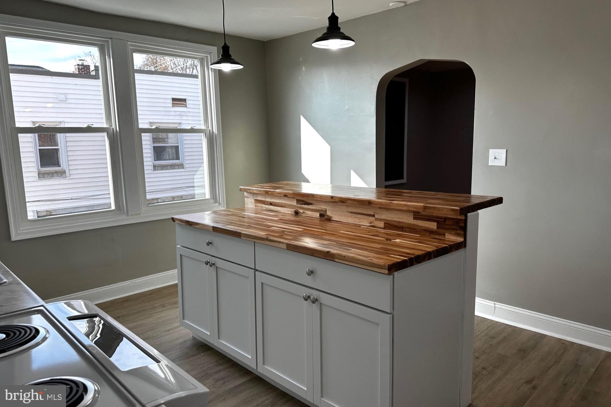 326 E BROADWAY