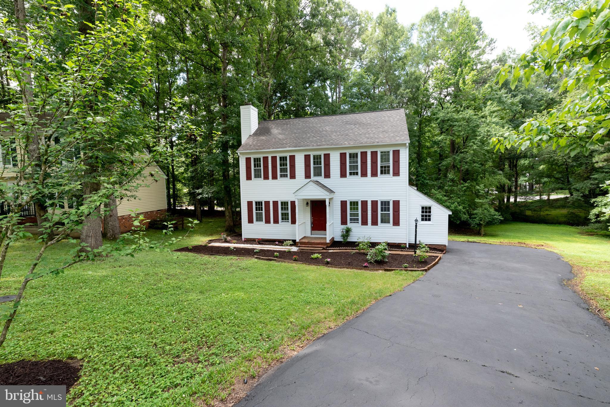 Beautiful 3 Bed 2 1/2 Bath Single Family Home in Great Location and Community. Fresh Paint, Upgraded Counter Tops, Hardwood Floors, Walk in Closet, Primary Bath, Sunroom with Deck off the Back. Must See!