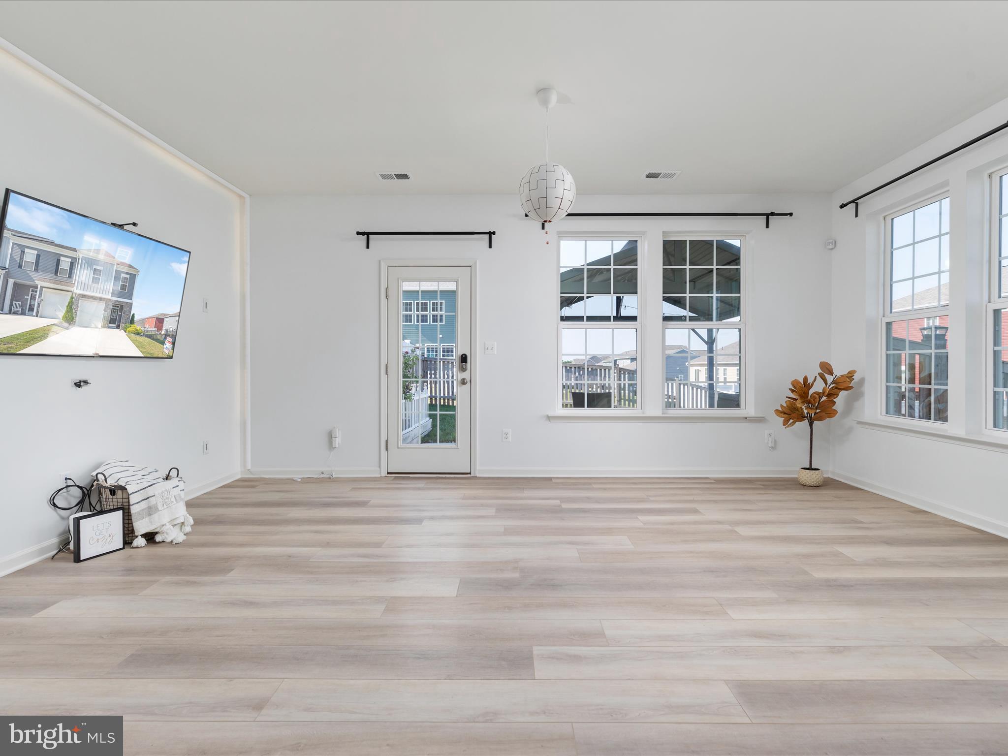 OVERLOOK AT RIVERSIDE TOWNHOMES - Residential