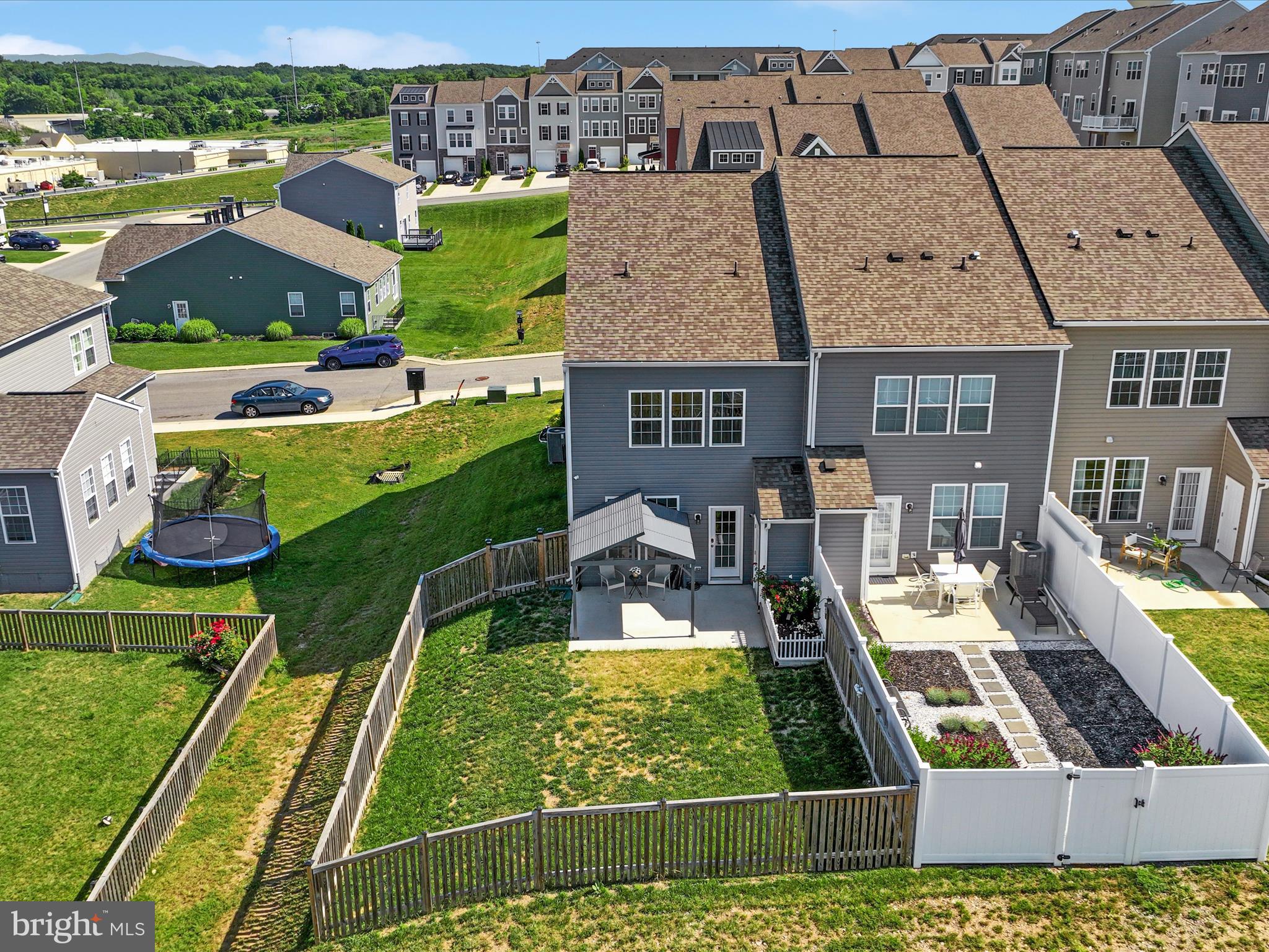 OVERLOOK AT RIVERSIDE TOWNHOMES - Residential