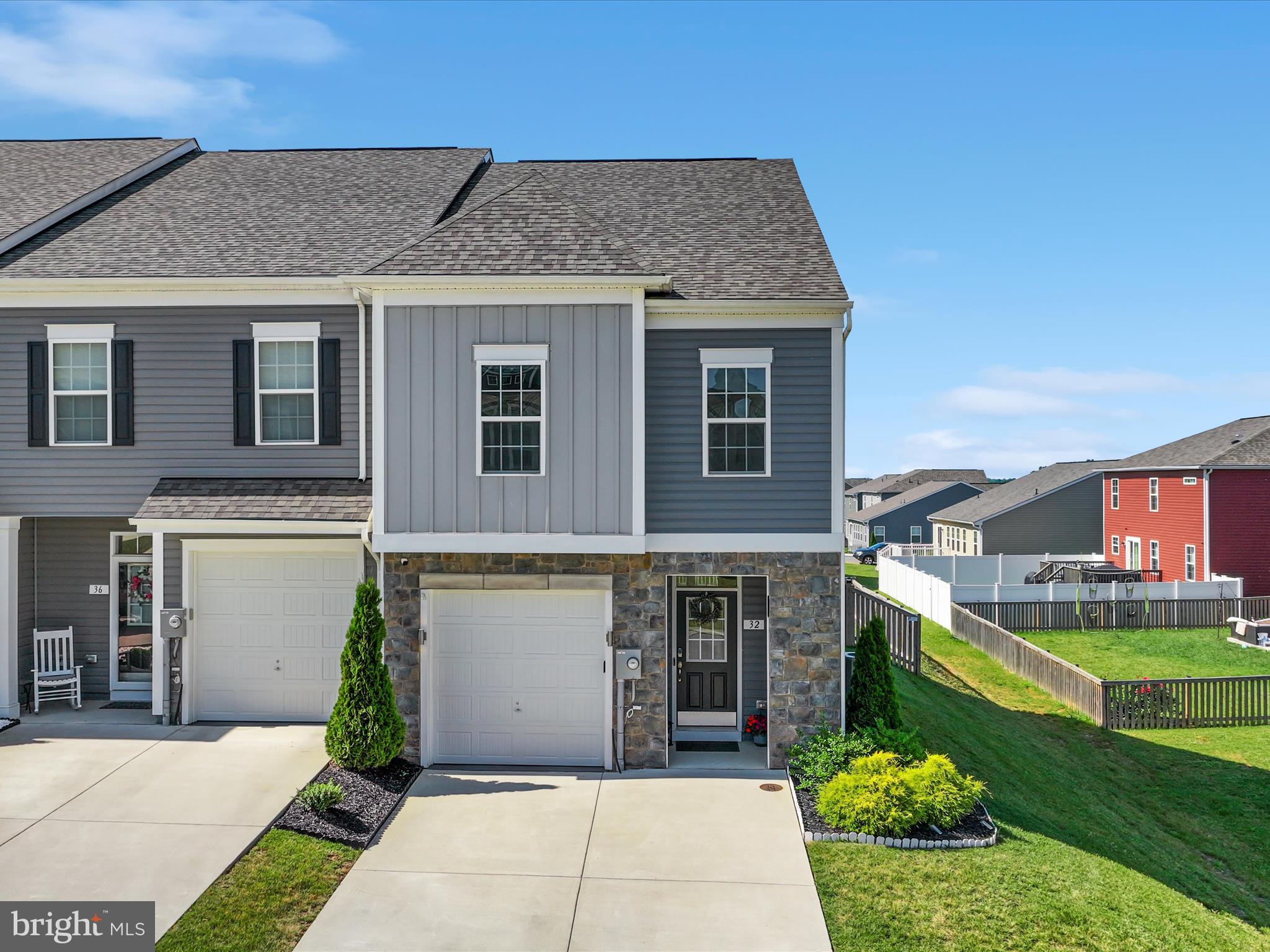 OVERLOOK AT RIVERSIDE TOWNHOMES - Residential