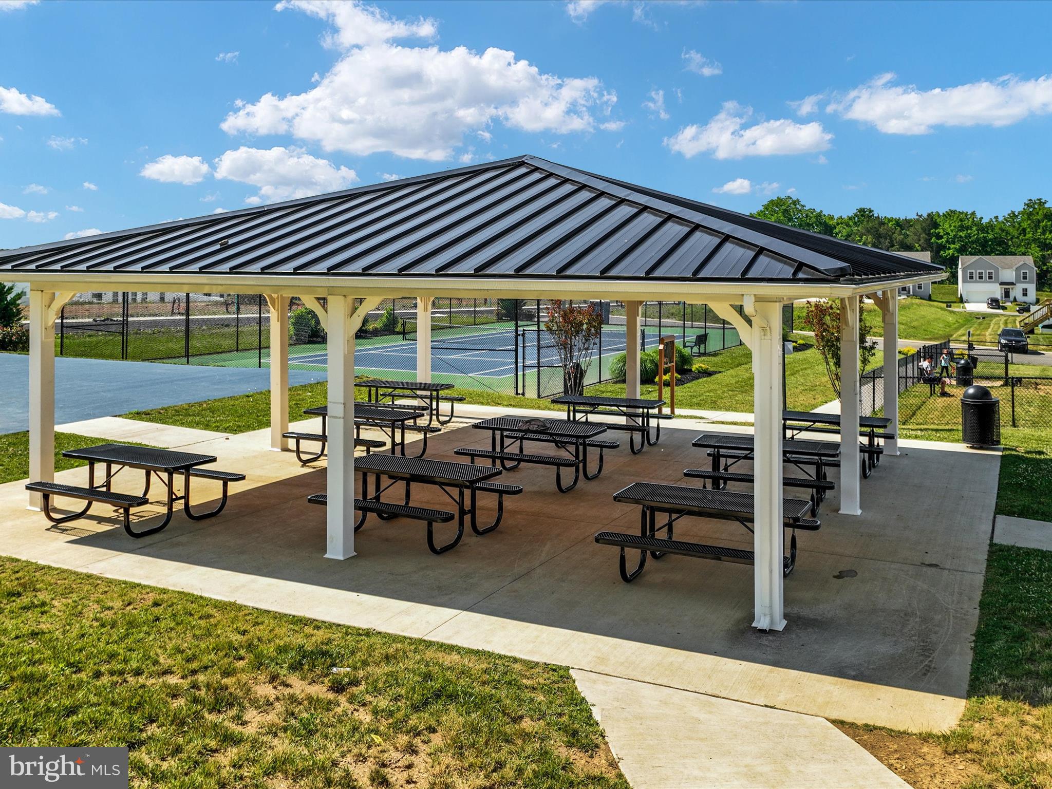 OVERLOOK AT RIVERSIDE TOWNHOMES - Residential