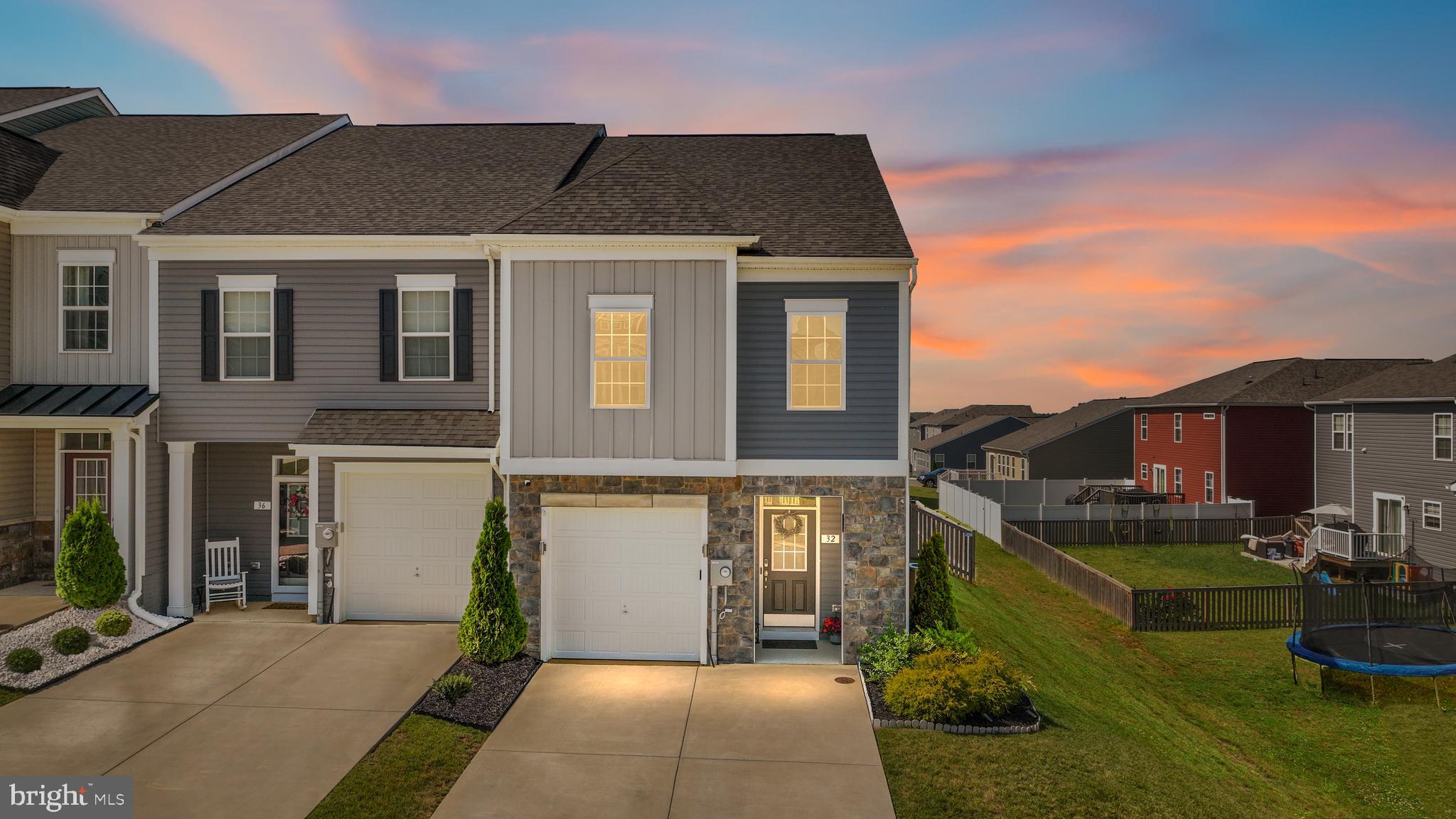 OVERLOOK AT RIVERSIDE TOWNHOMES - Residential